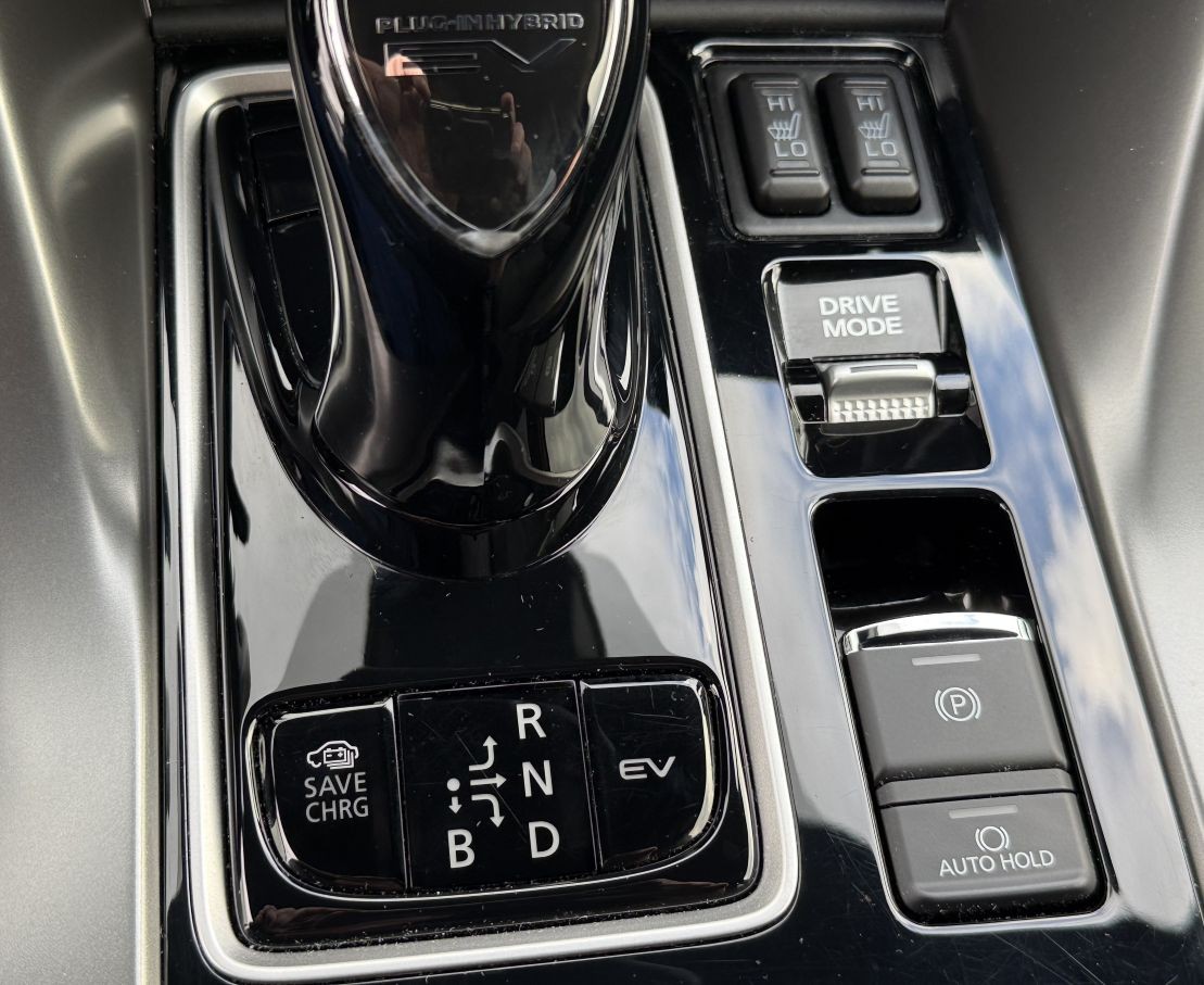 MITSUBISHI Eclipse Cross 2.4 PHEV Blackline 4x4-image-13