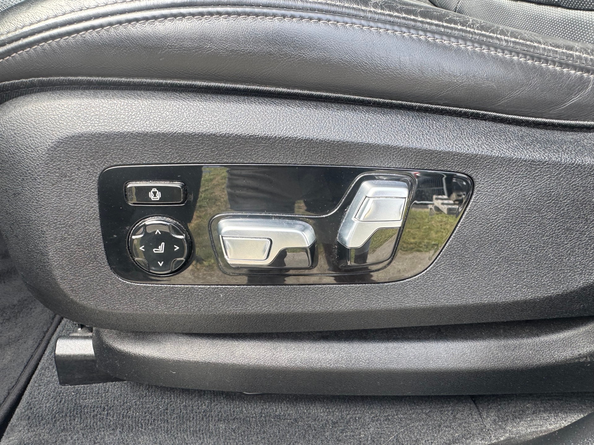 BMW X7 xDrive 48V 40d Steptronic-image-15