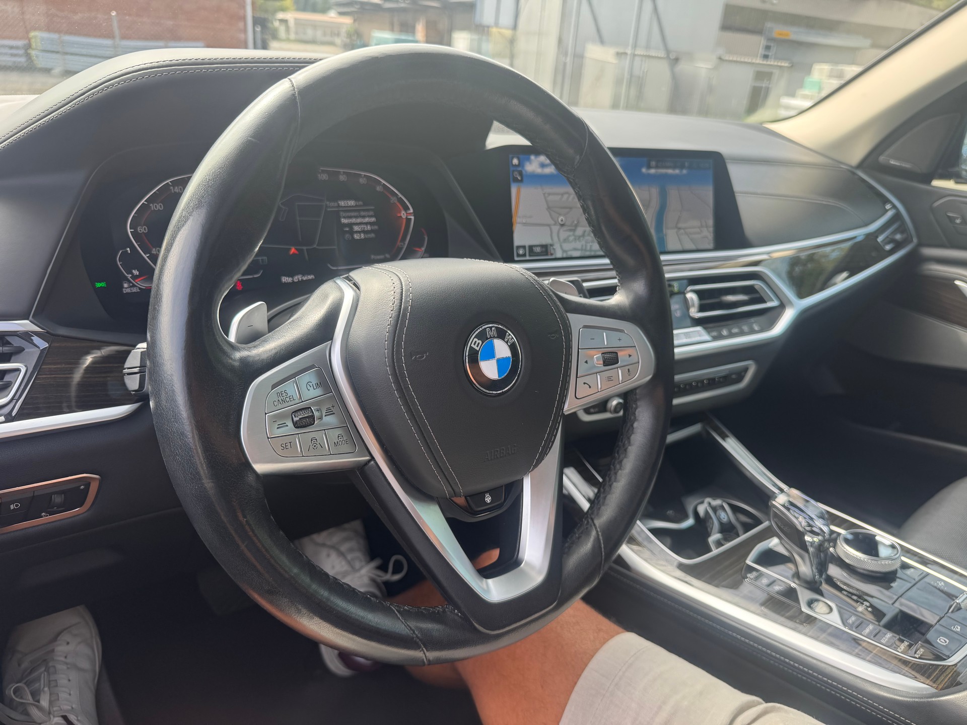 BMW X7 xDrive 48V 40d Steptronic-image-26