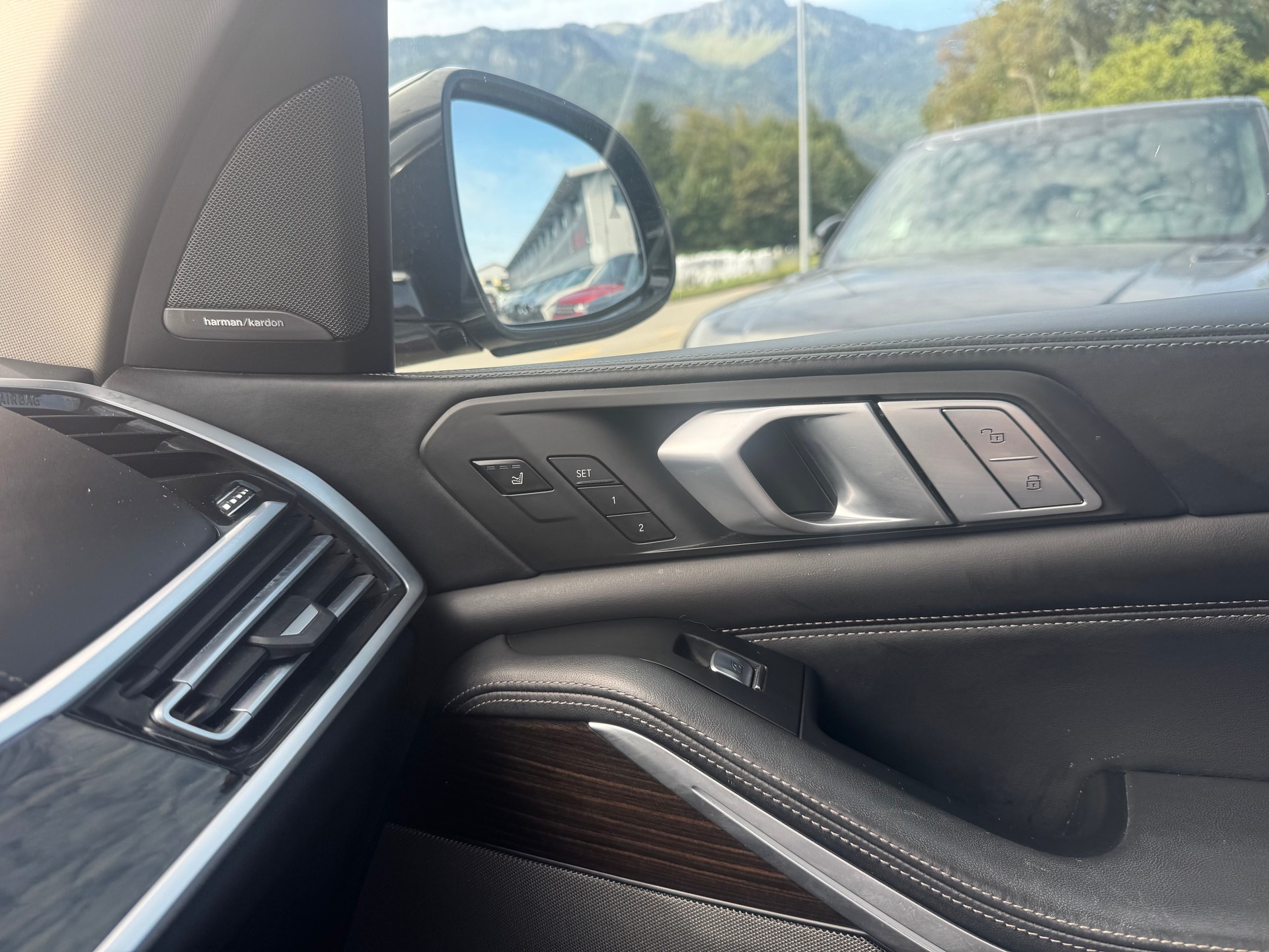 BMW X7 xDrive 48V 40d Steptronic-image-29