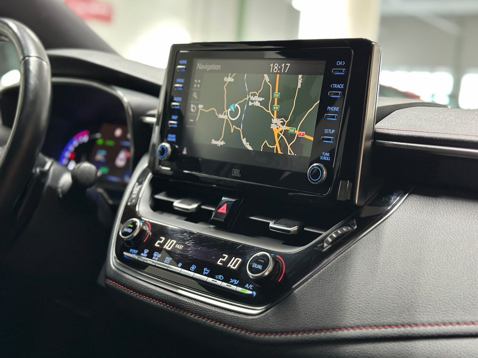 TOYOTA Corolla 2.0 HSD Style e-CVT-image-15