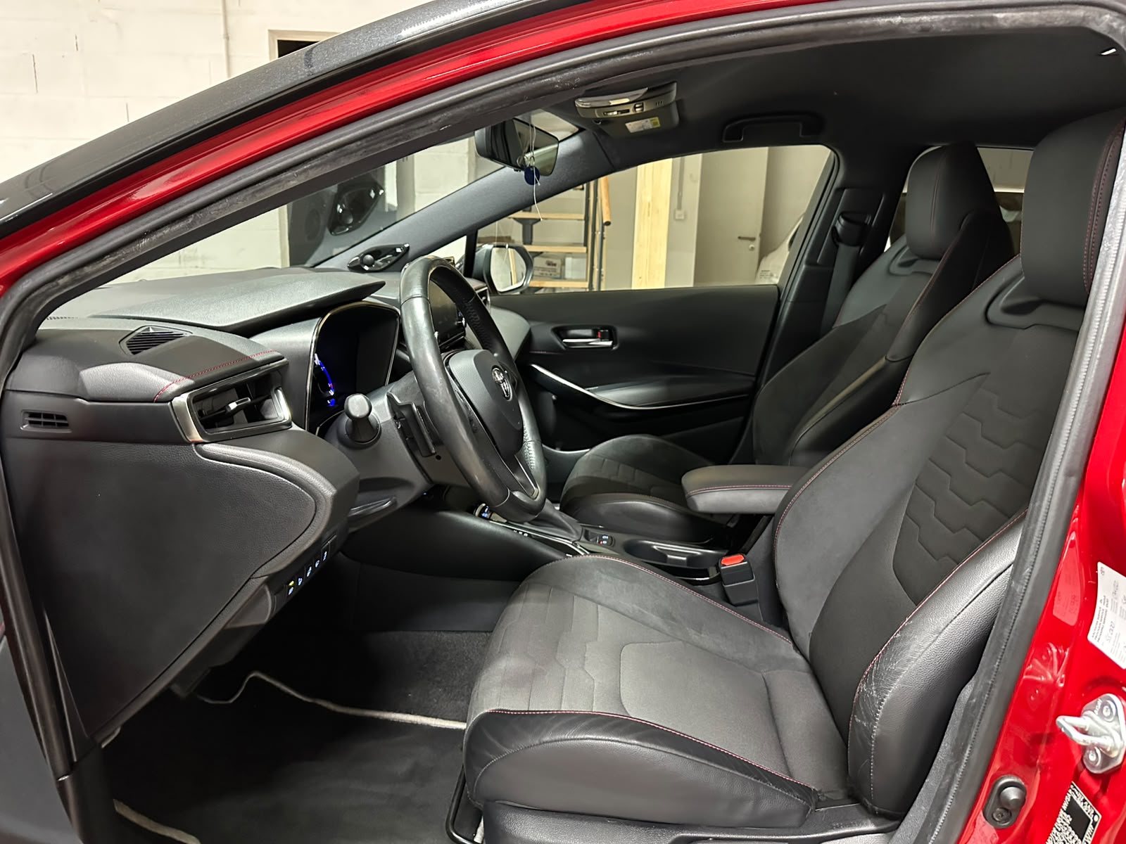 TOYOTA Corolla 2.0 HSD Style e-CVT-image-10