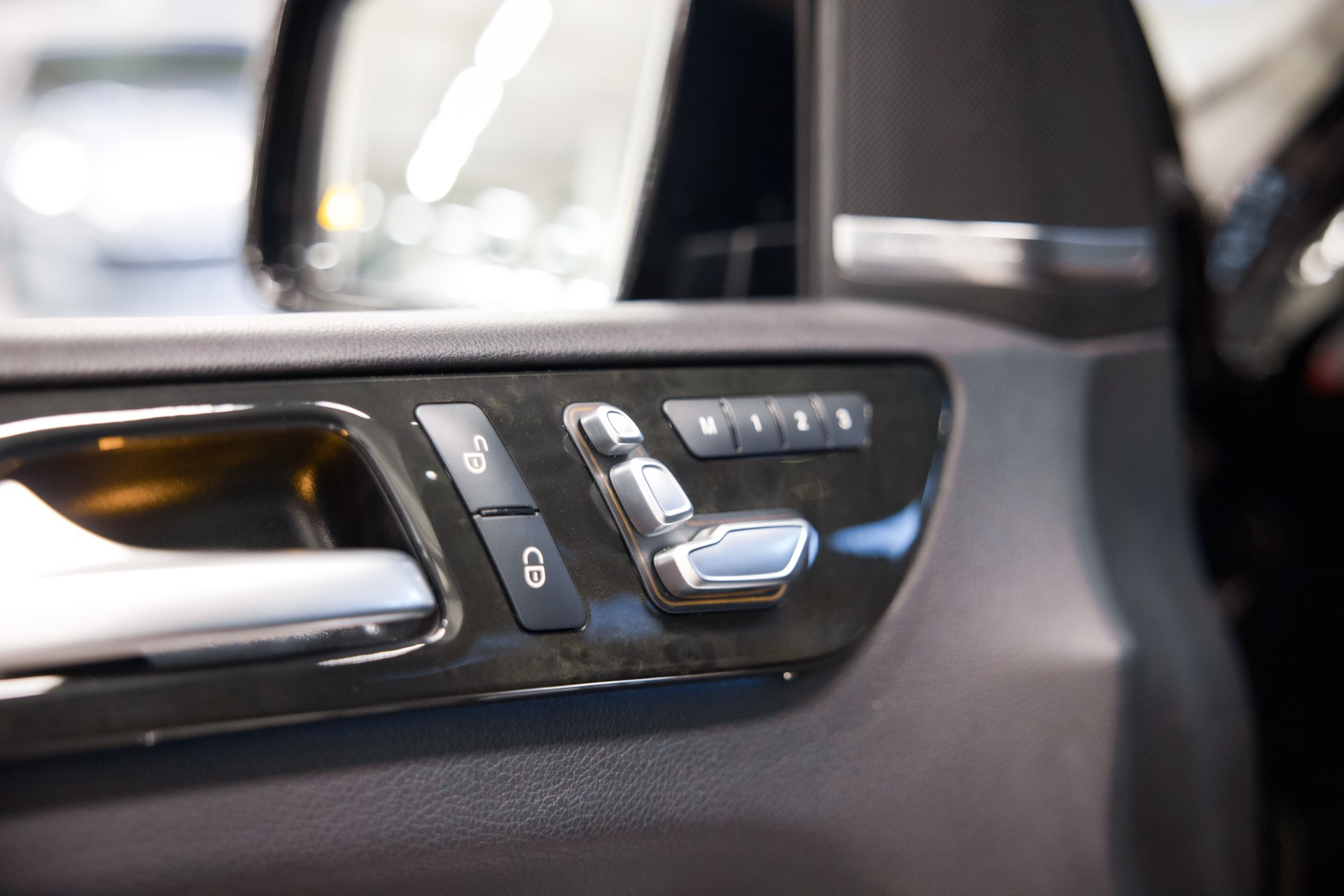MERCEDES-BENZ GLE 350 d 4Matic 9G-Tronic AMG Line-image-24