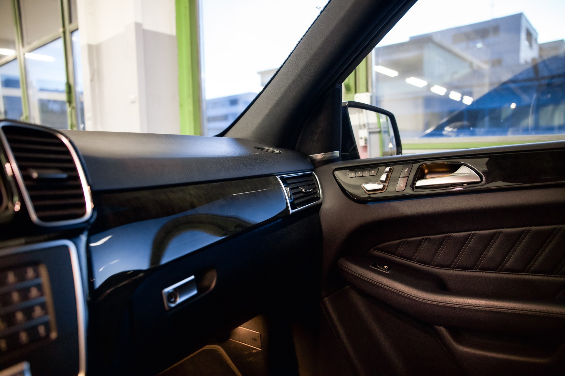 MERCEDES-BENZ GLE 350 d 4Matic 9G-Tronic AMG Line-image-29