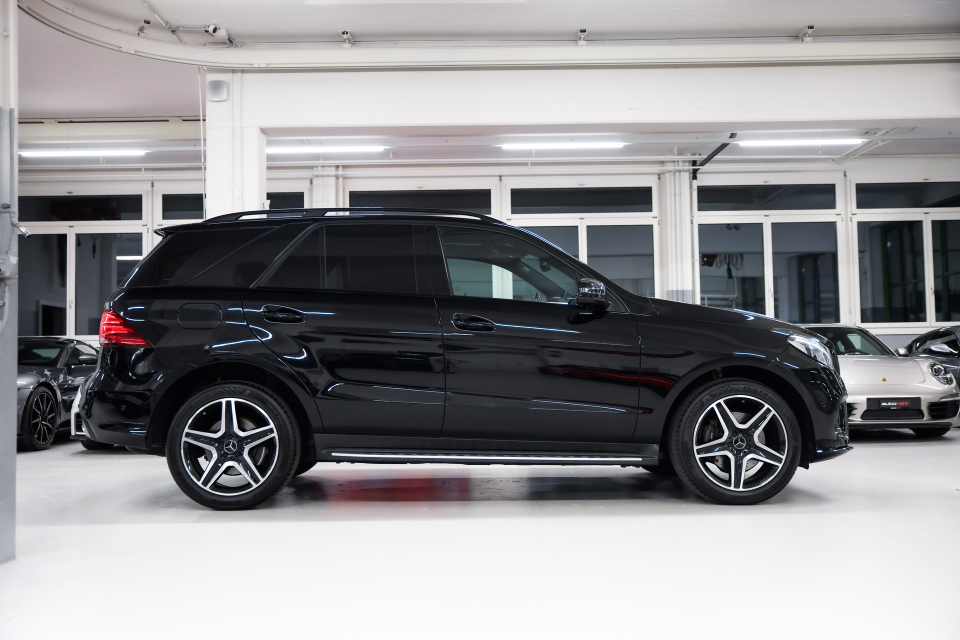 MERCEDES-BENZ GLE 350 d 4Matic 9G-Tronic AMG Line-image-3