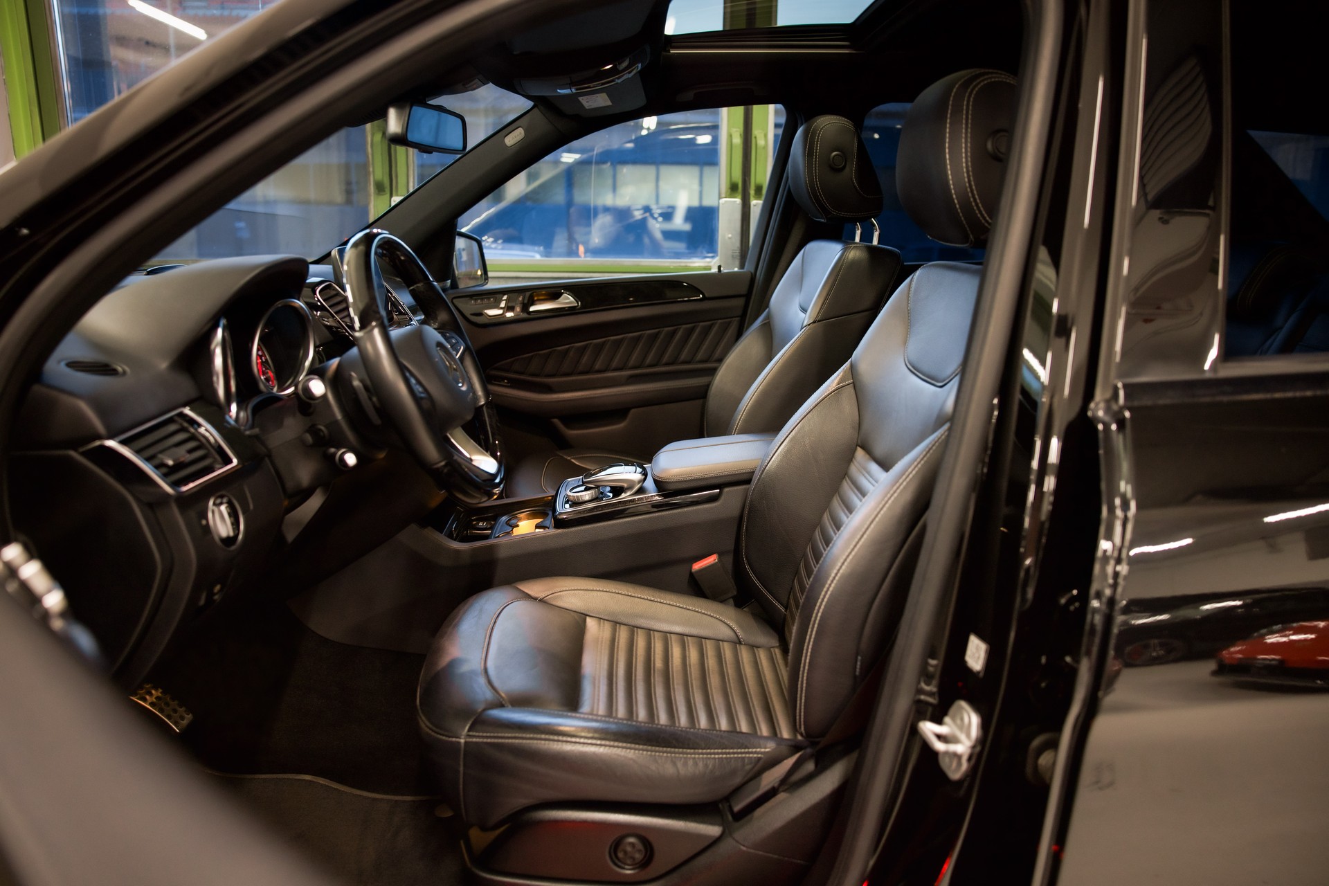 MERCEDES-BENZ GLE 350 d 4Matic 9G-Tronic AMG Line-image-17