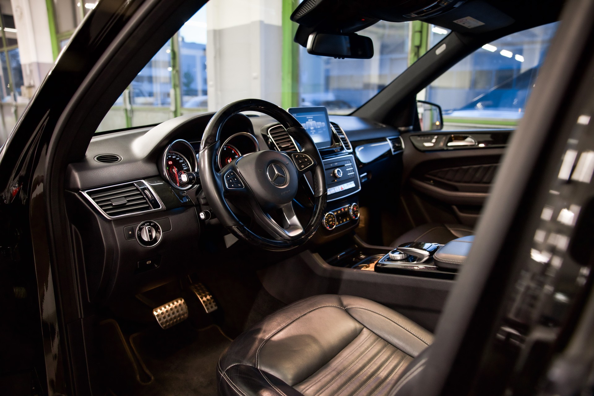 MERCEDES-BENZ GLE 350 d 4Matic 9G-Tronic AMG Line-image-16