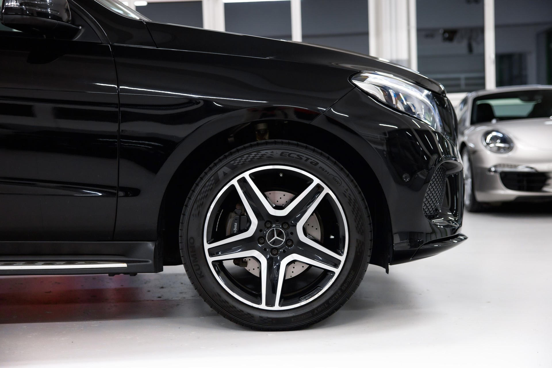 MERCEDES-BENZ GLE 350 d 4Matic 9G-Tronic AMG Line-image-10