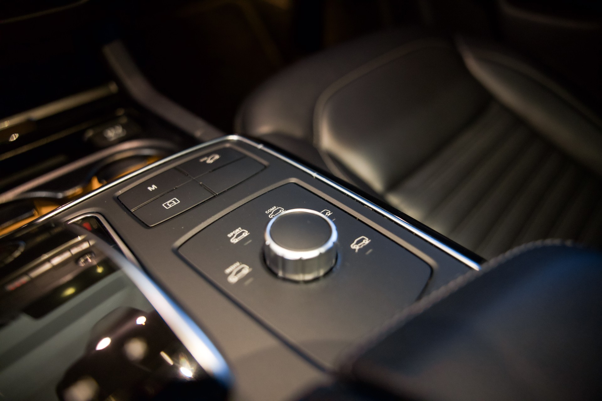 MERCEDES-BENZ GLE 350 d 4Matic 9G-Tronic AMG Line-image-30