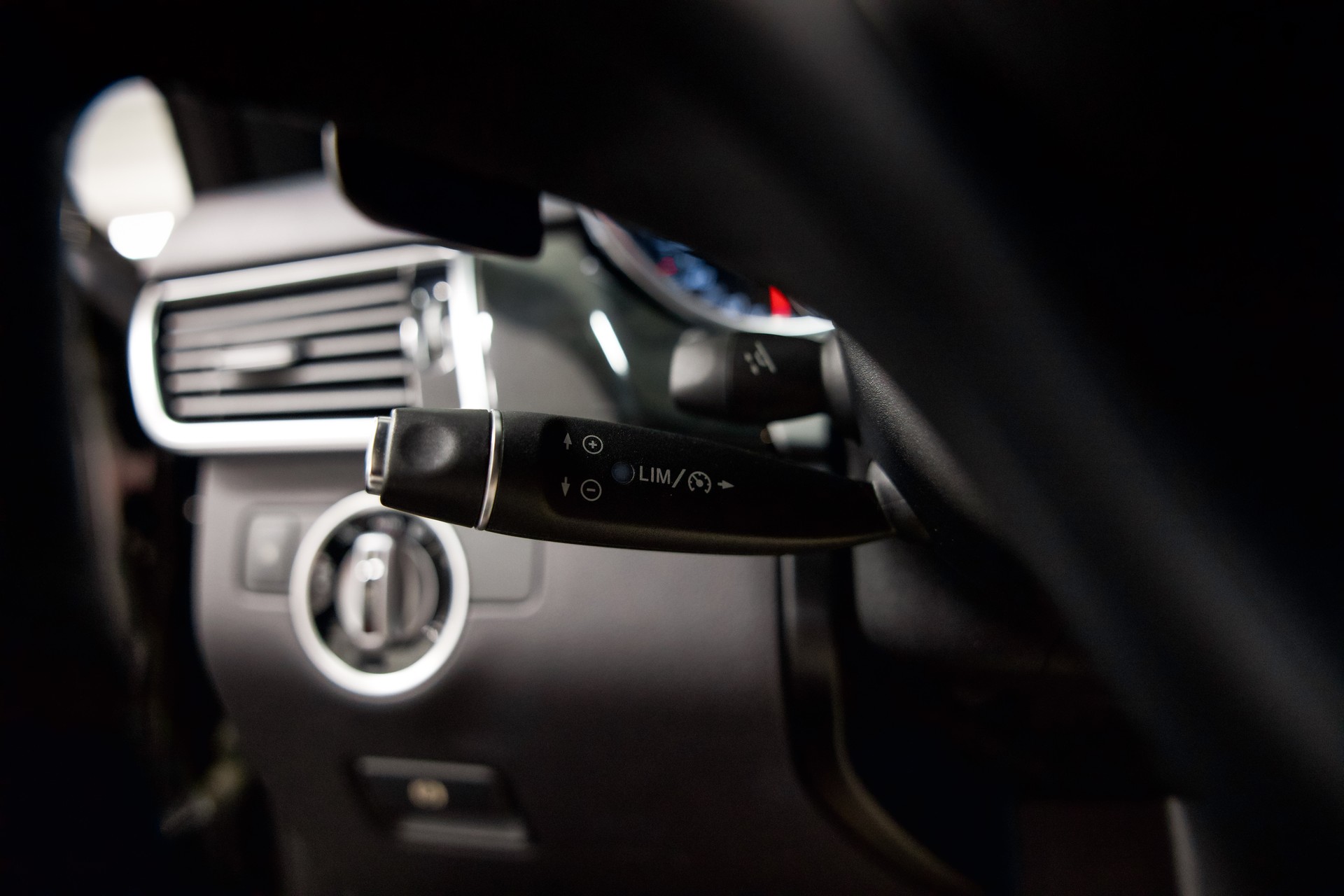MERCEDES-BENZ GLE 350 d 4Matic 9G-Tronic AMG Line-image-26
