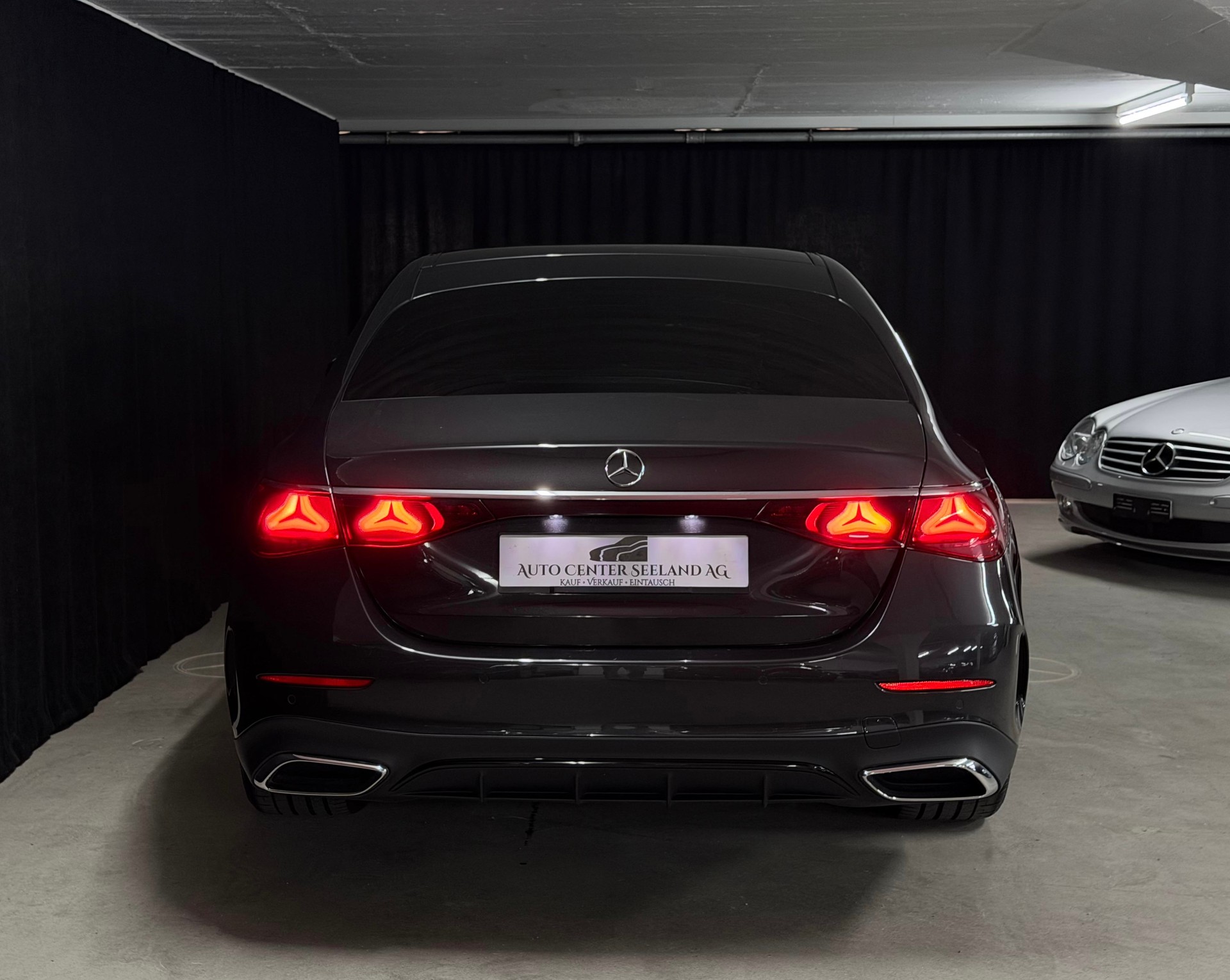 MERCEDES-BENZ E 220 d AMG Line 9G-Tronic-image-4