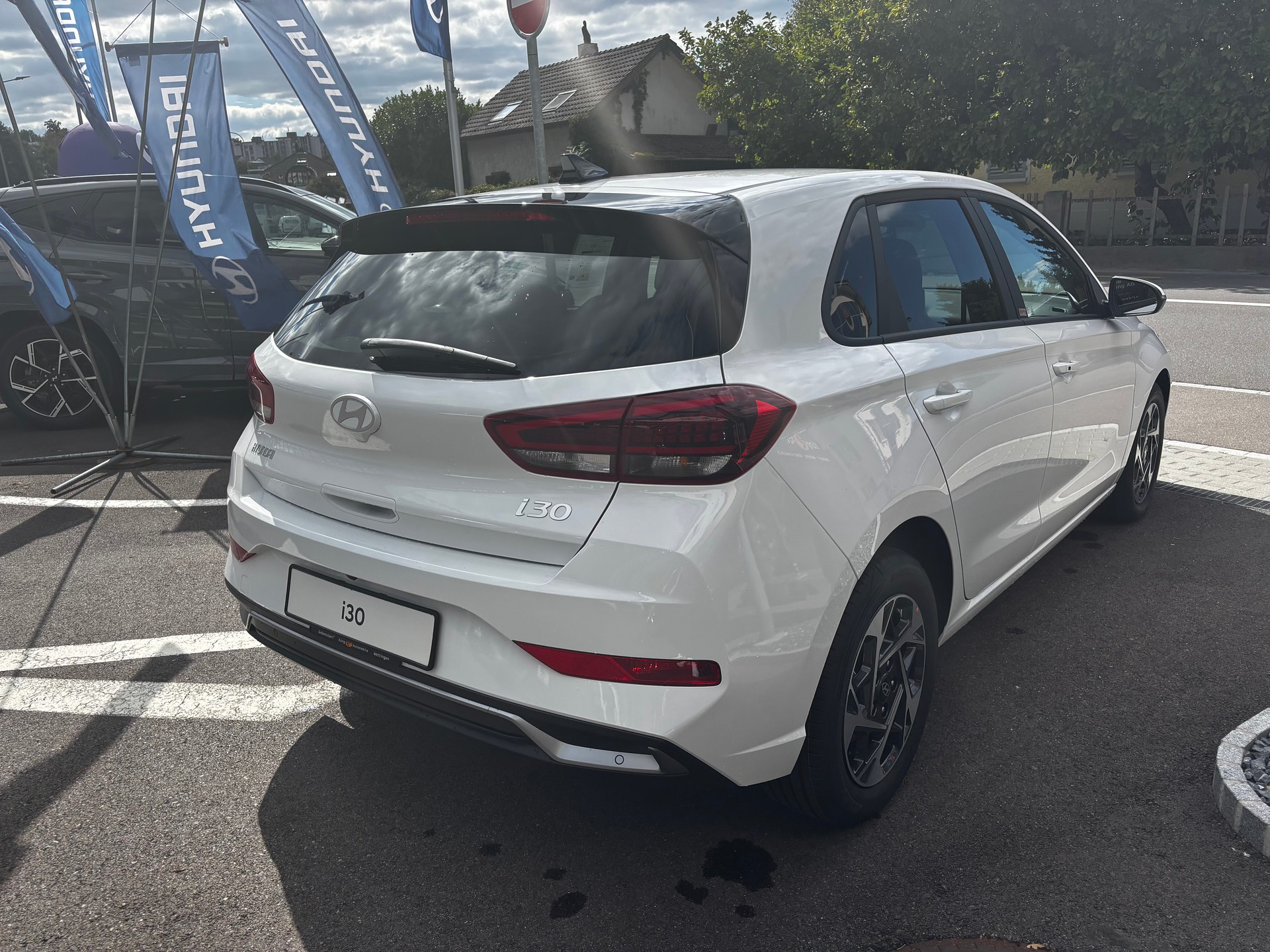 HYUNDAI i30 1.6 T-GDi Amplia DCT-image-5
