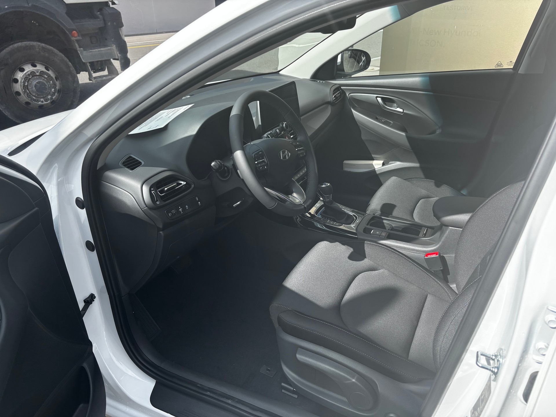 HYUNDAI i30 1.6 T-GDi Amplia DCT-image-9