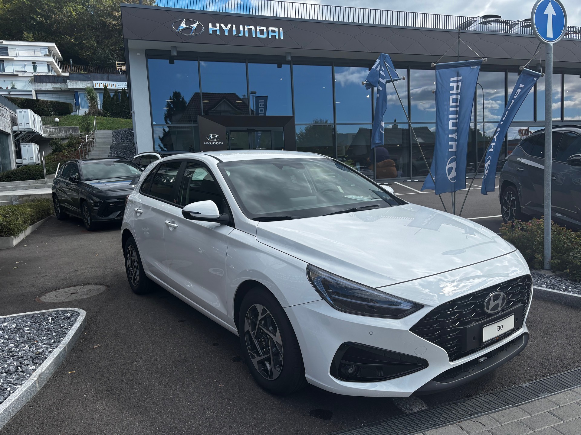 HYUNDAI i30 1.6 T-GDi Amplia DCT-image-2