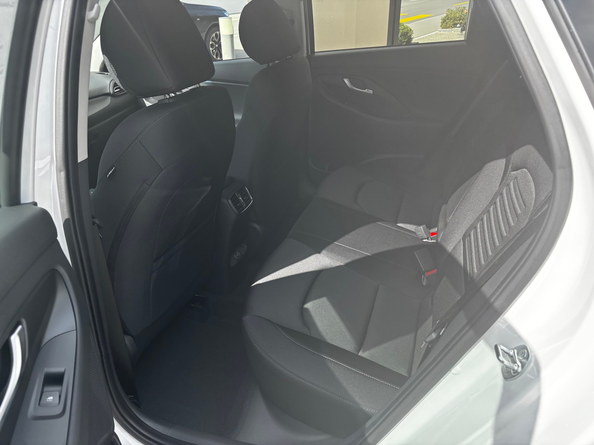 HYUNDAI i30 1.6 T-GDi Amplia DCT-image-13
