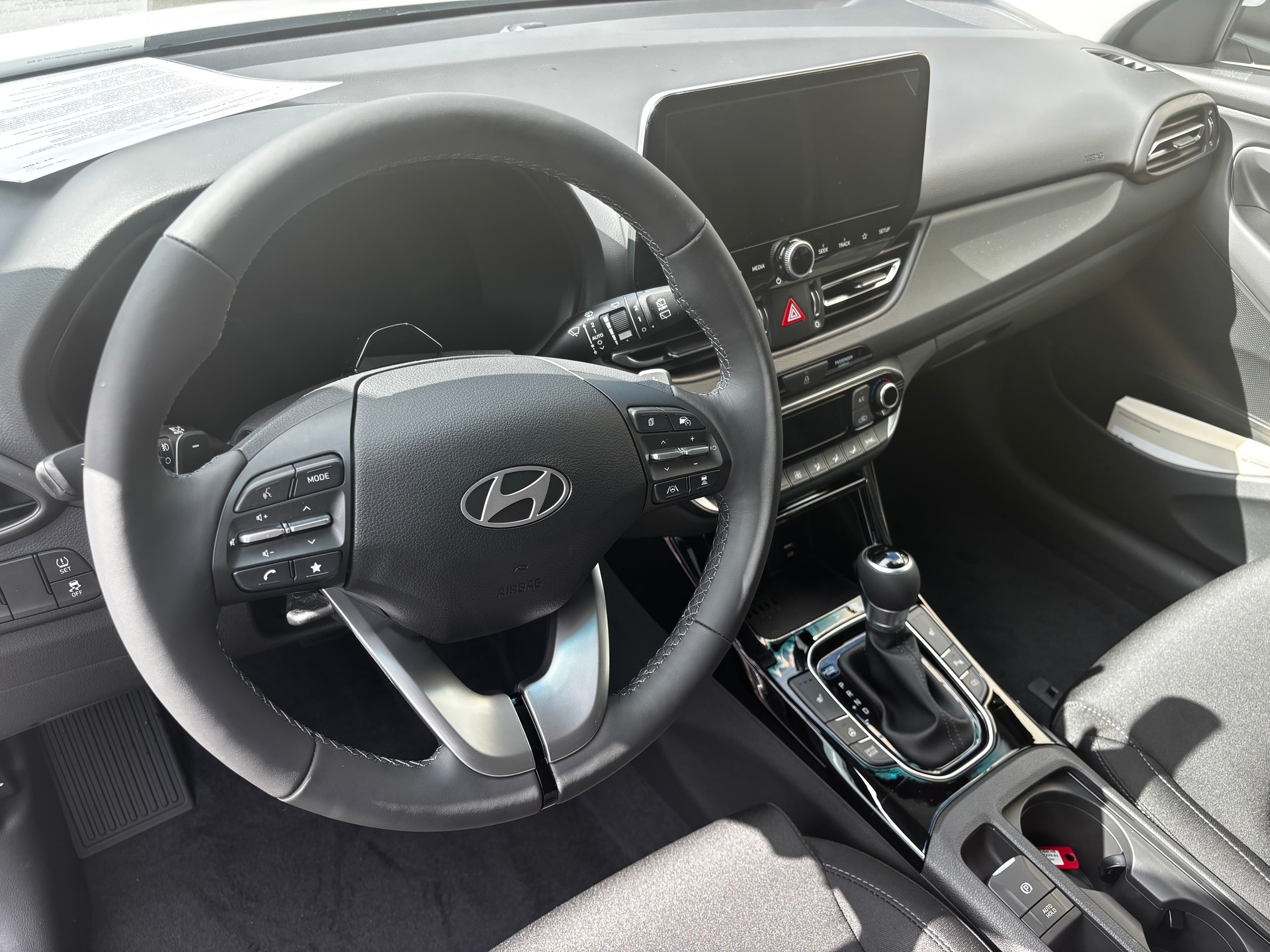 HYUNDAI i30 1.6 T-GDi Amplia DCT-image-12