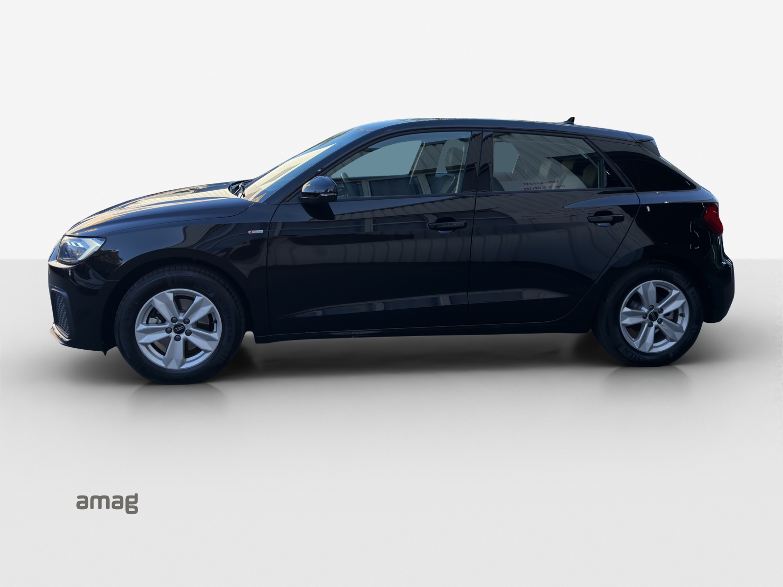 AUDI A1 Sportback 30 TFSI Attraction S-tronic-image-1