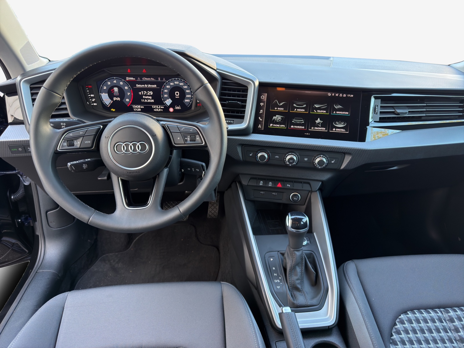 AUDI A1 Sportback 30 TFSI Attraction S-tronic-image-8