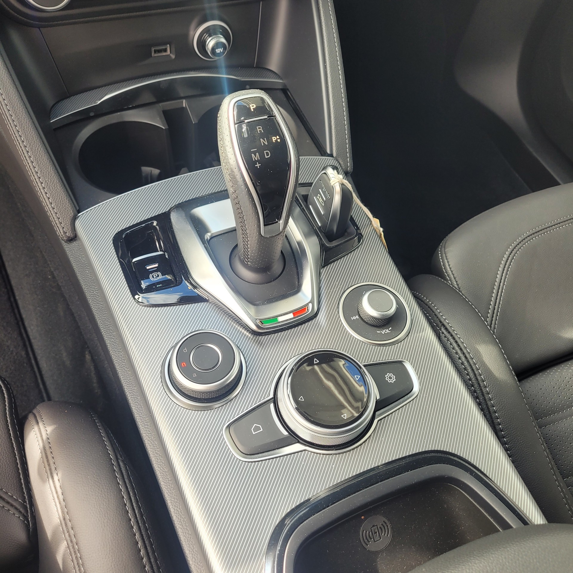 ALFA ROMEO Stelvio 2.0 Sprint Edition Q4 AT8 CH Fahrzeug-image-8