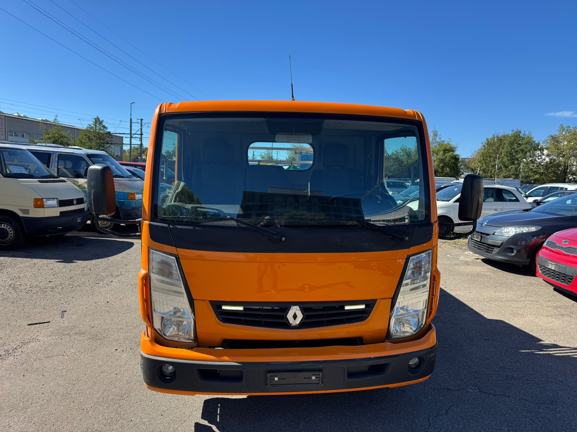 RENAULT Maxity 130.35 Dynamic-image-0