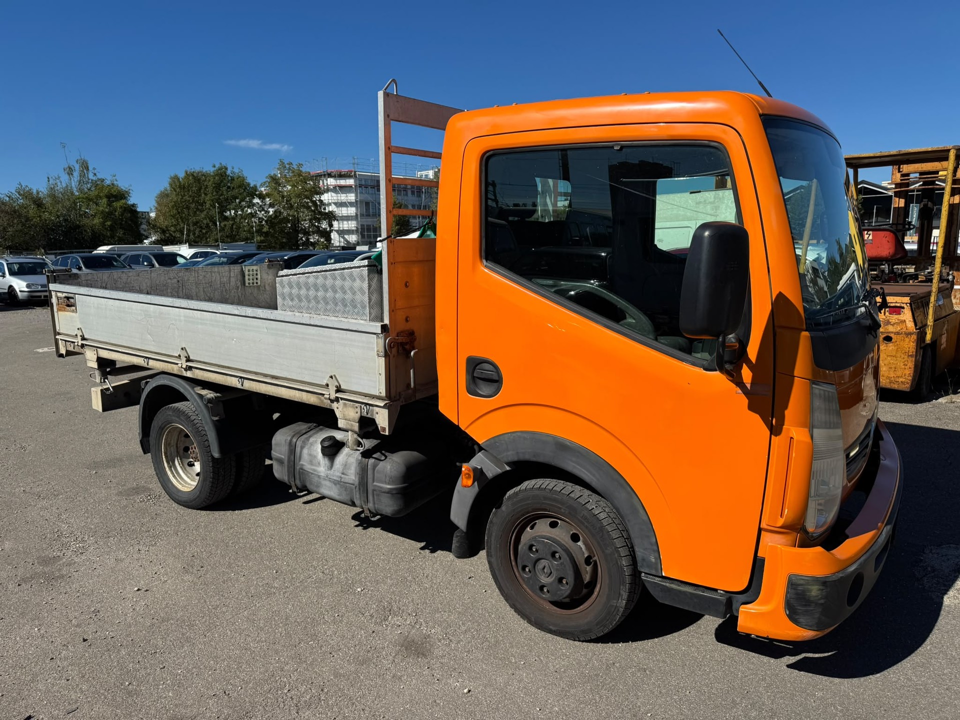RENAULT Maxity 130.35 Dynamic-image-1