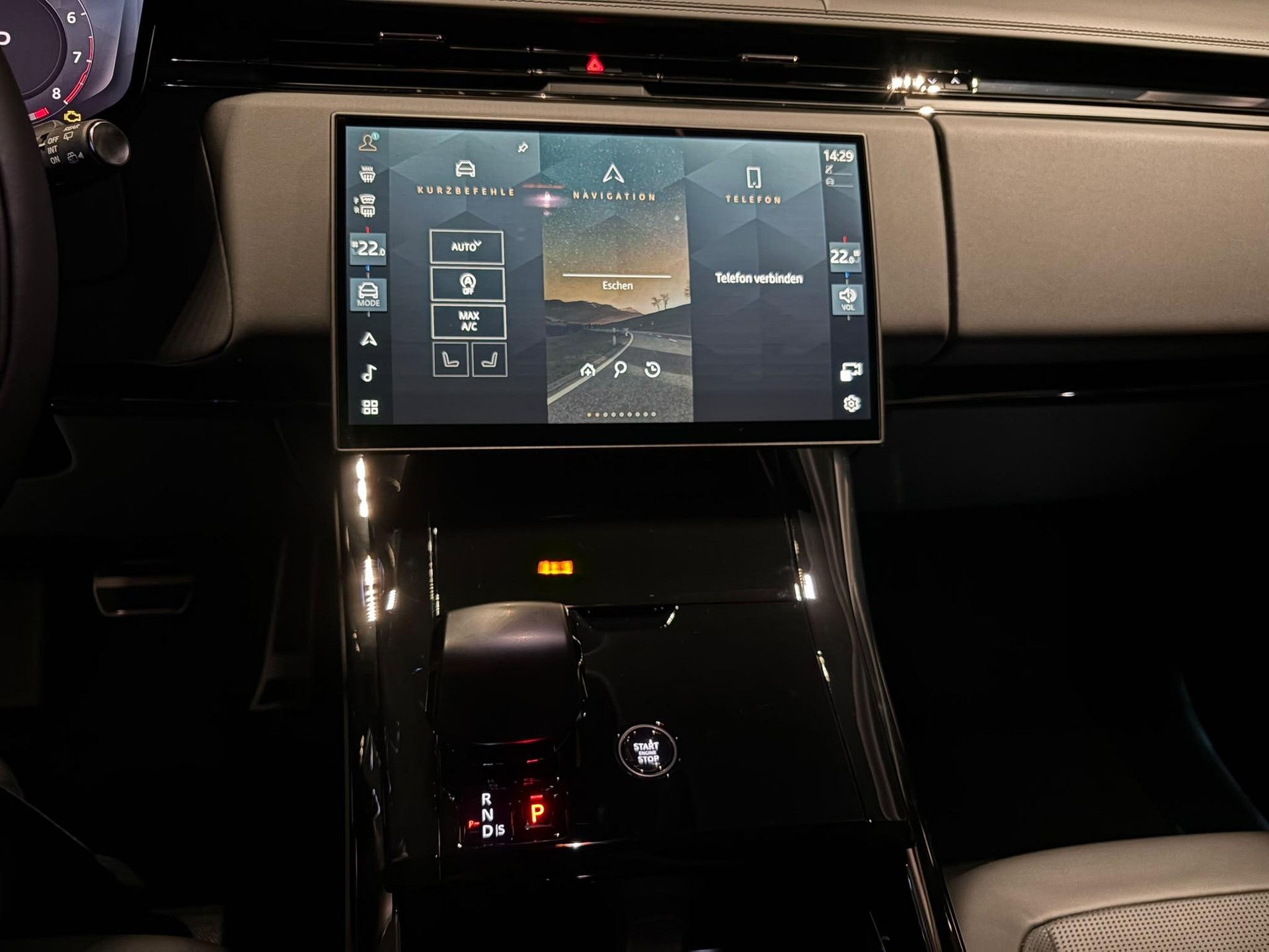 LAND ROVER Range Rover Sport 4.4 V8 SV-image-11