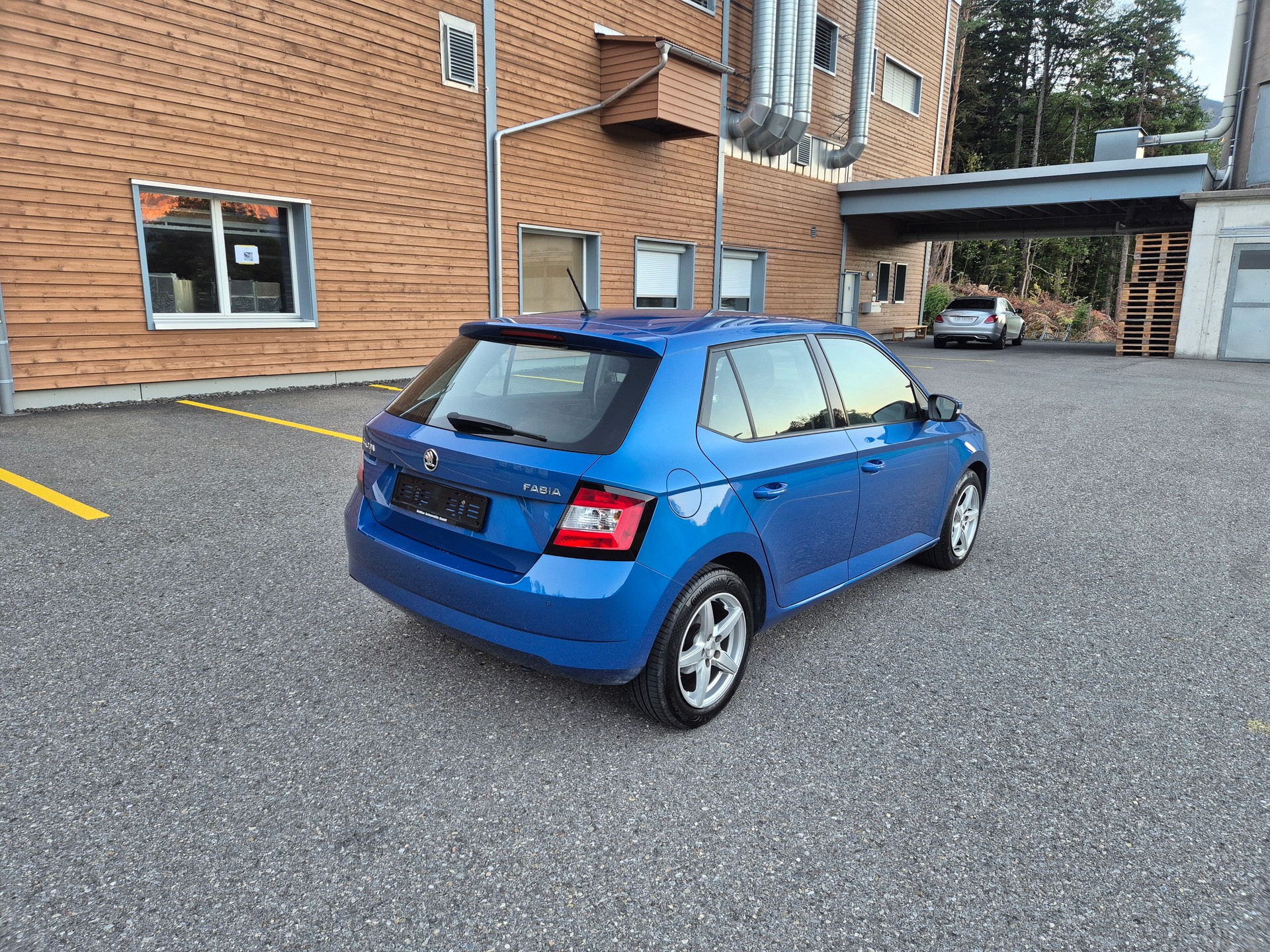 SKODA Fabia 1.0 TSI Ambition-image-3