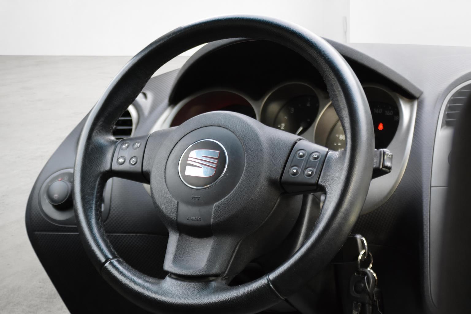 SEAT Toledo 2.0 TDI Stylance-image-9