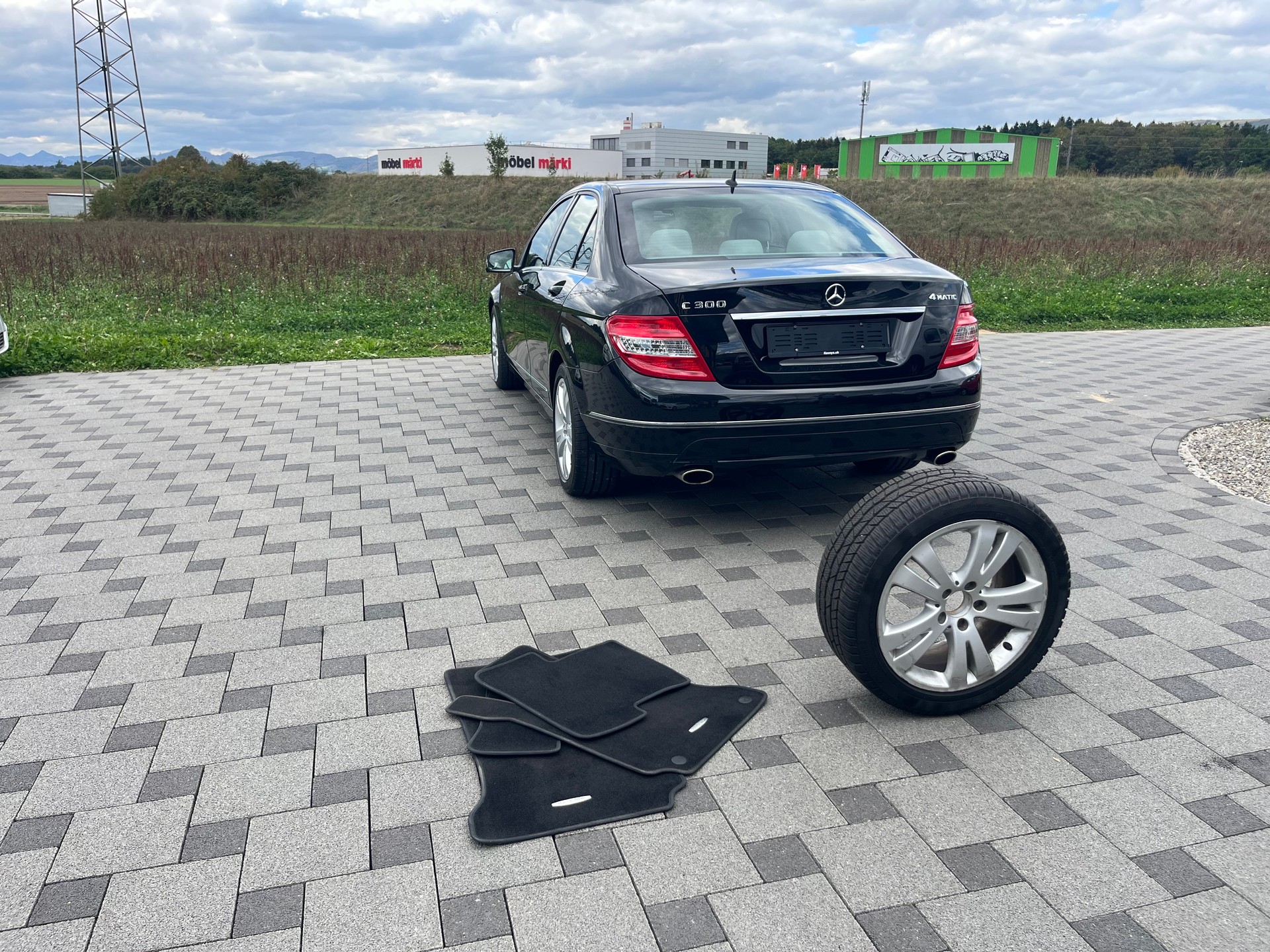 MERCEDES-BENZ C 300 Avantgarde 4Matic 7G-Tronic-image-14