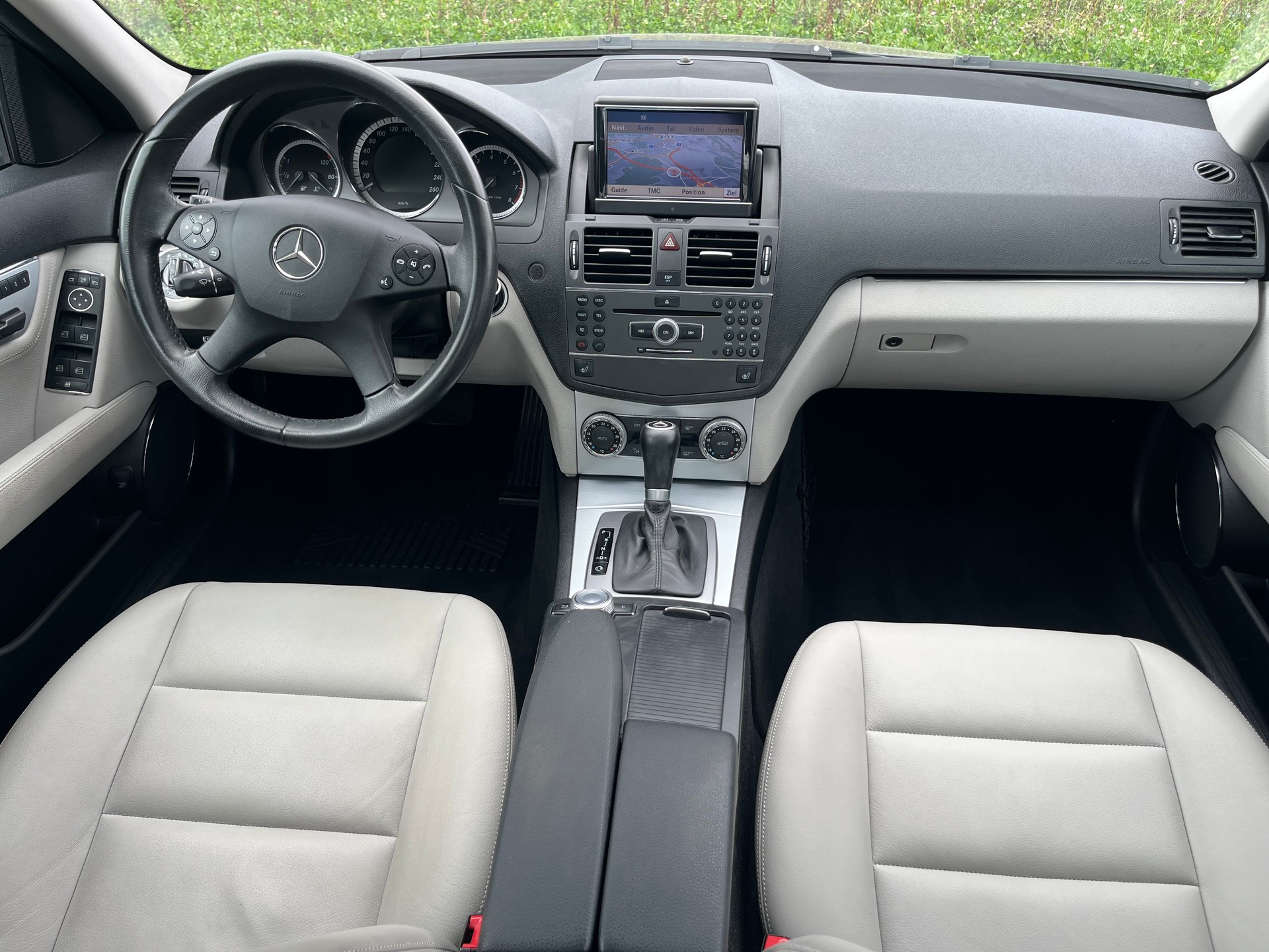 MERCEDES-BENZ C 300 Avantgarde 4Matic 7G-Tronic-image-10