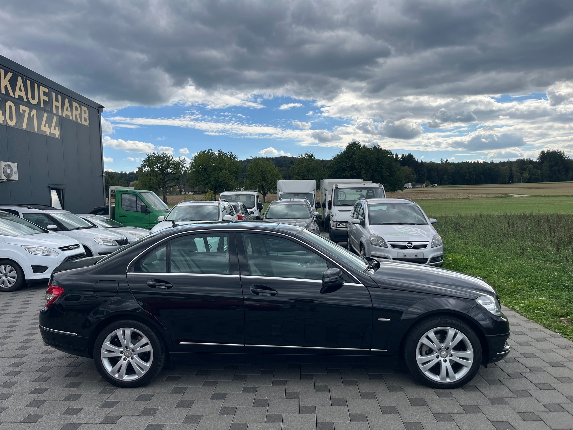 MERCEDES-BENZ C 300 Avantgarde 4Matic 7G-Tronic-image-3