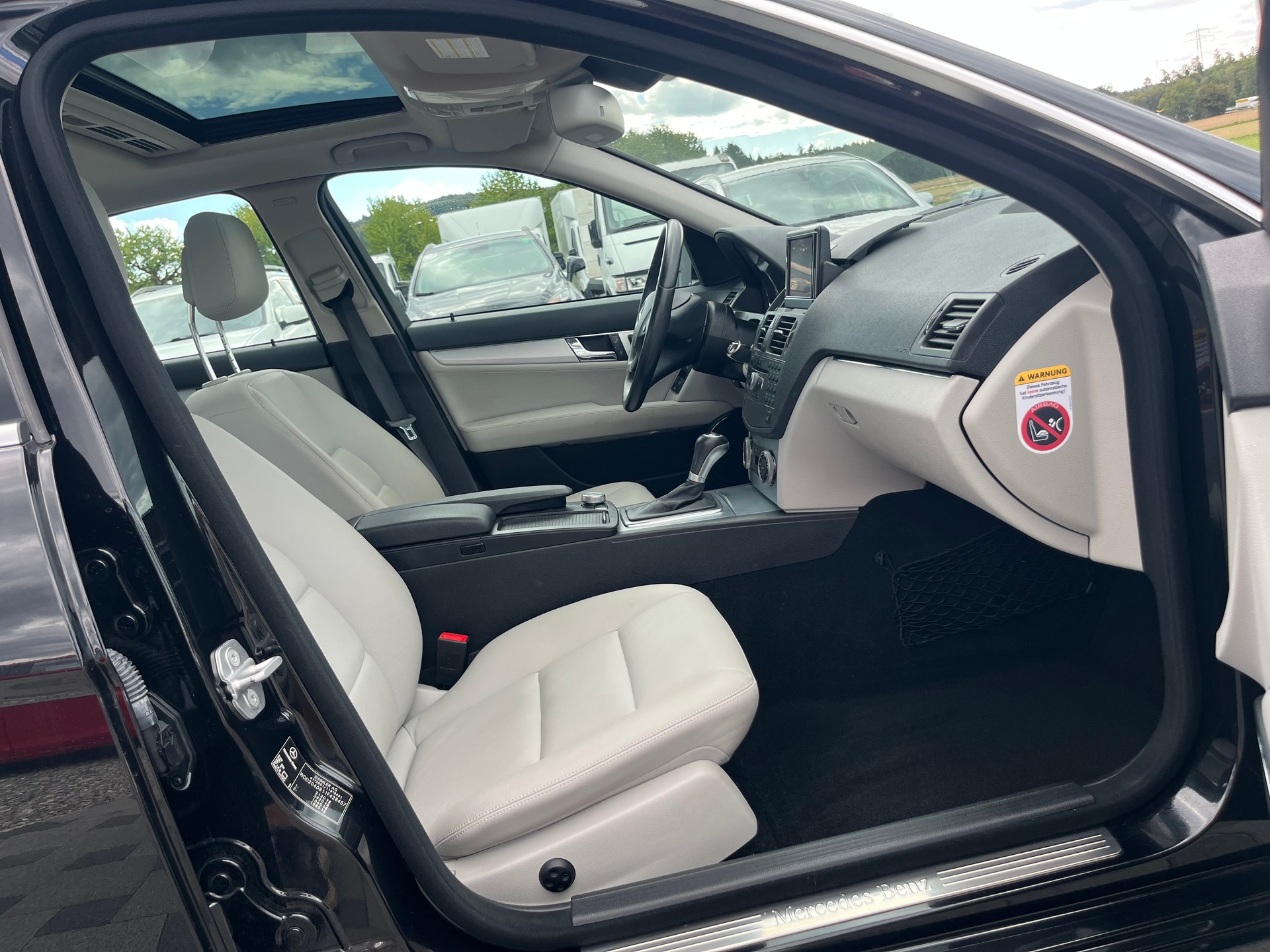 MERCEDES-BENZ C 300 Avantgarde 4Matic 7G-Tronic-image-8