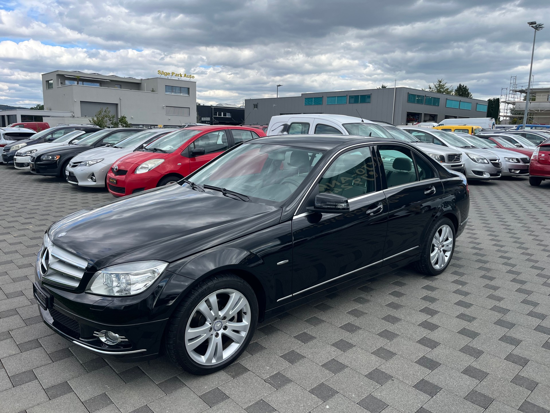 MERCEDES-BENZ C 300 Avantgarde 4Matic 7G-Tronic-image-2