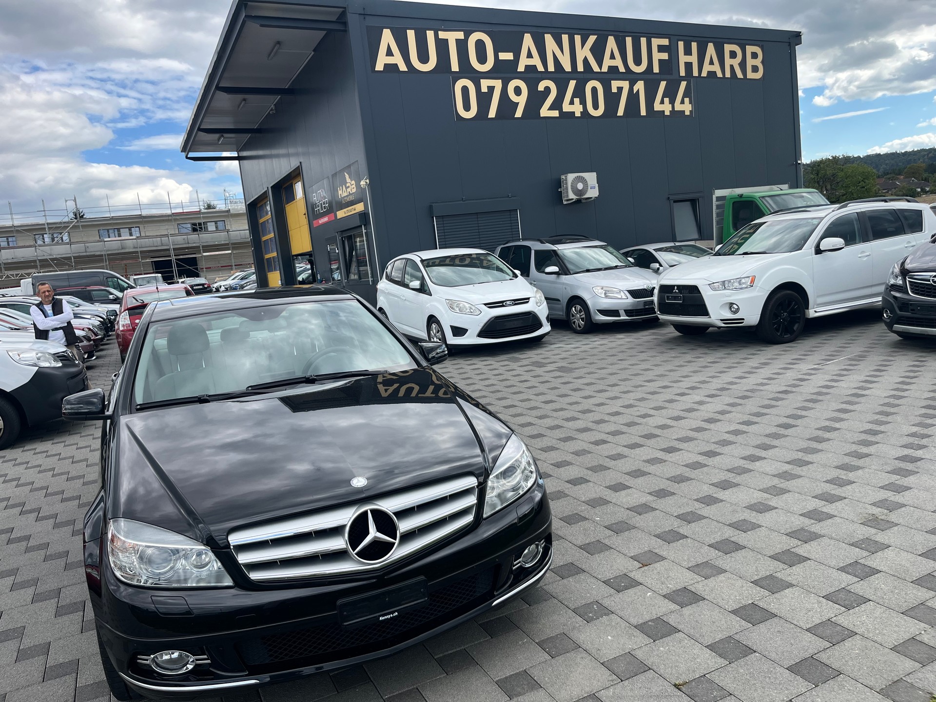 MERCEDES-BENZ C 300 Avantgarde 4Matic 7G-Tronic-image-1