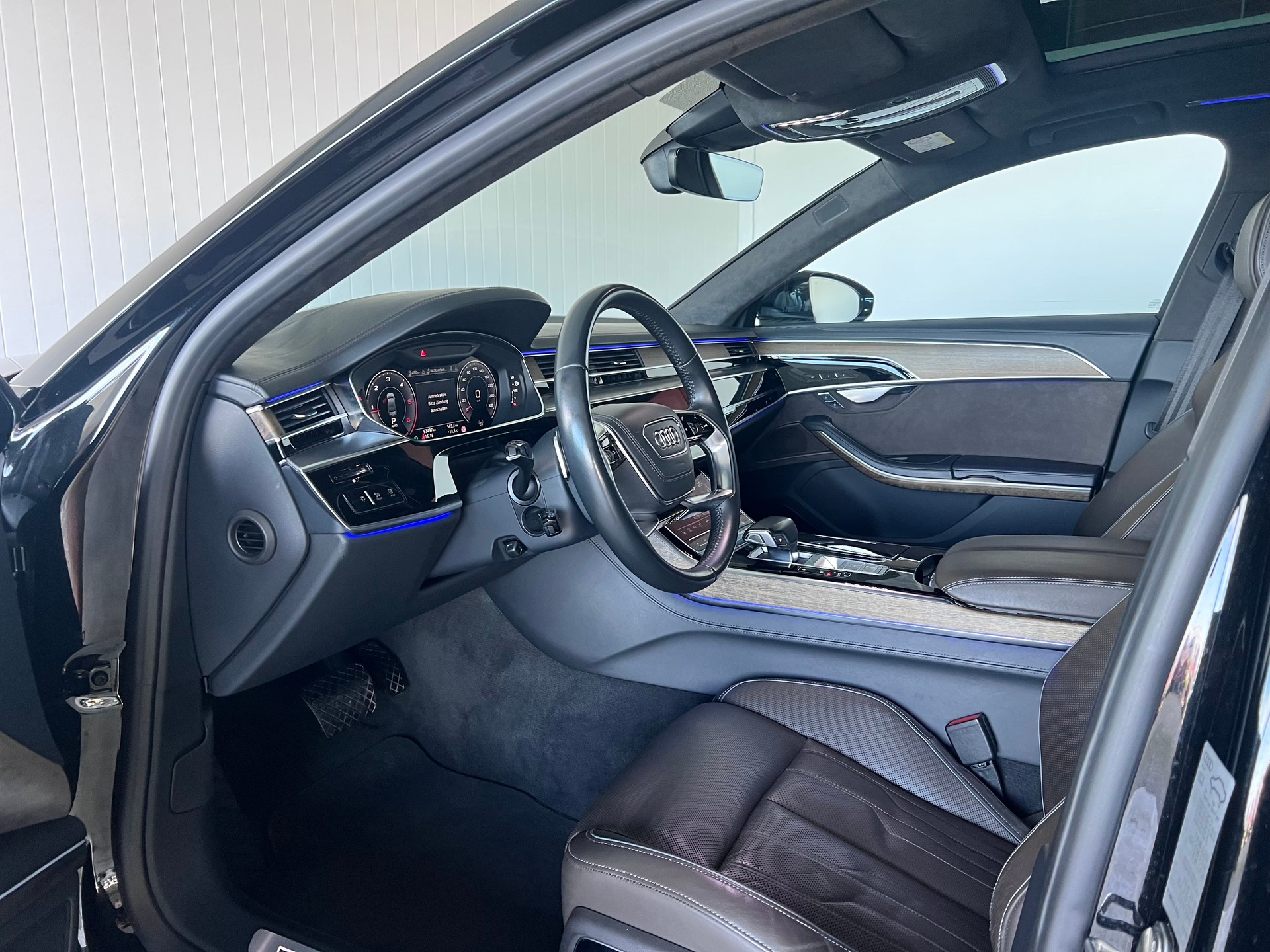 AUDI A8 50 TDI quattro tiptronic-image-10