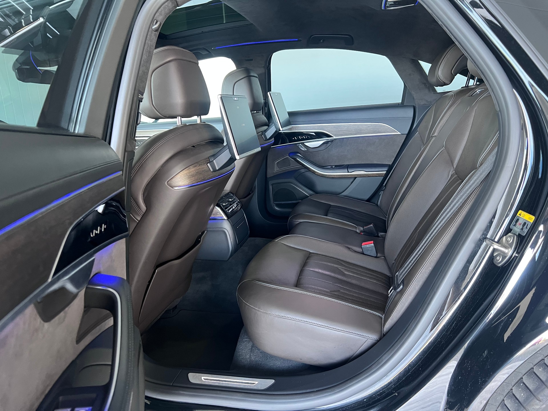 AUDI A8 50 TDI quattro tiptronic-image-15