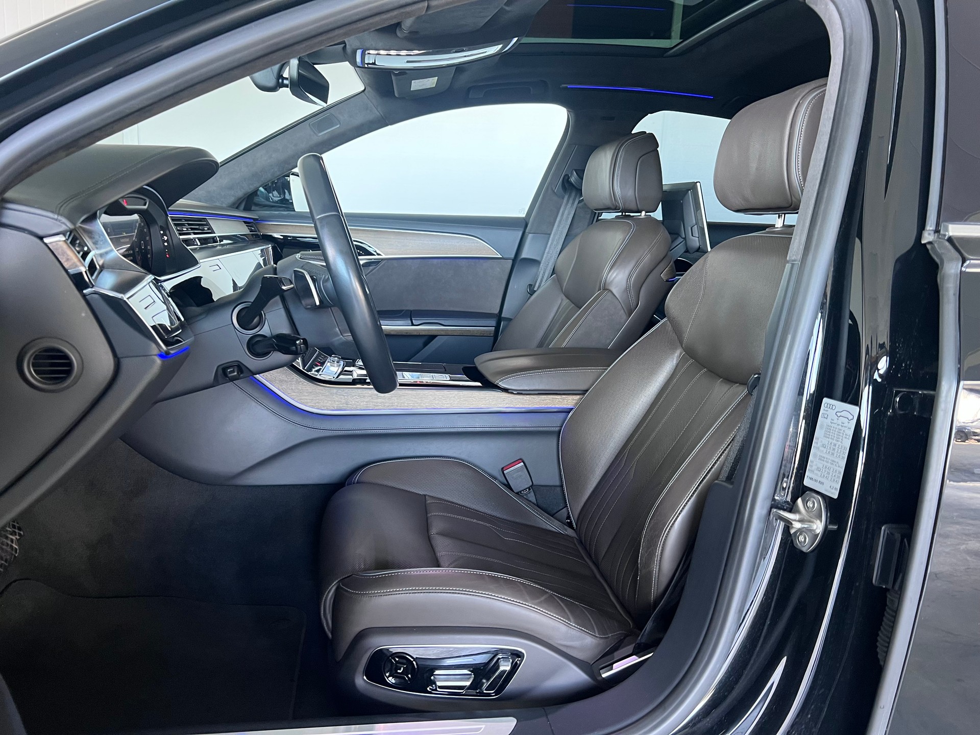 AUDI A8 50 TDI quattro tiptronic-image-11