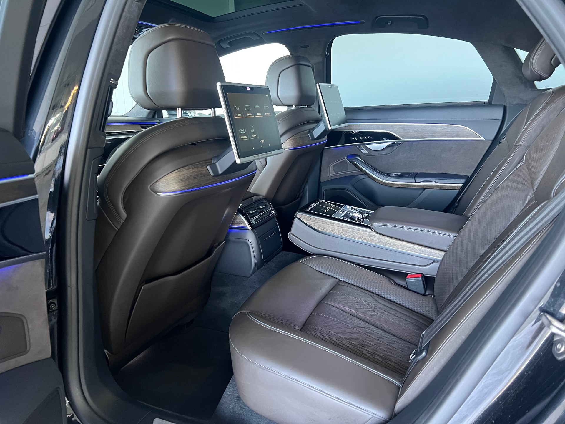 AUDI A8 50 TDI quattro tiptronic-image-13