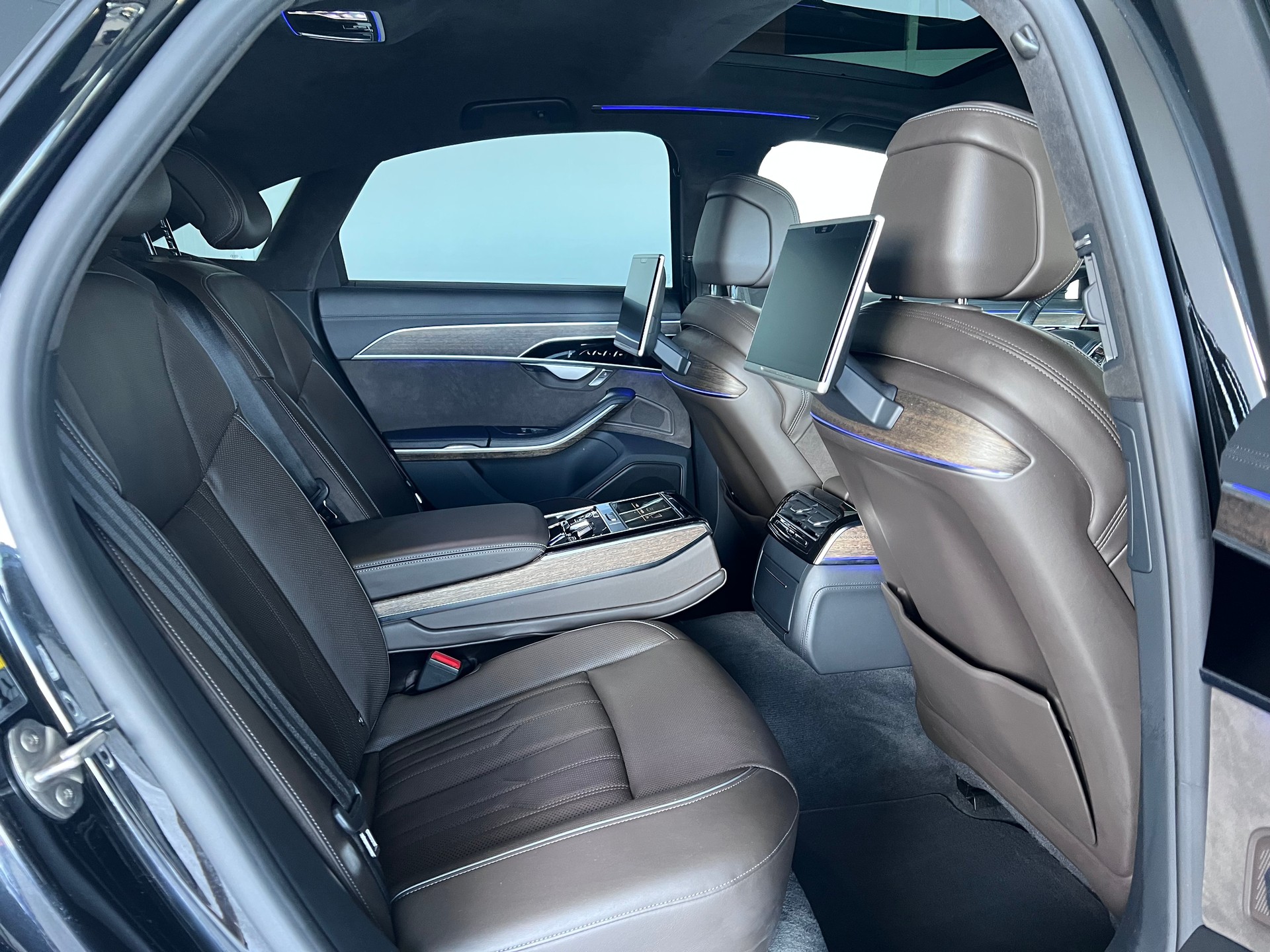 AUDI A8 50 TDI quattro tiptronic-image-18