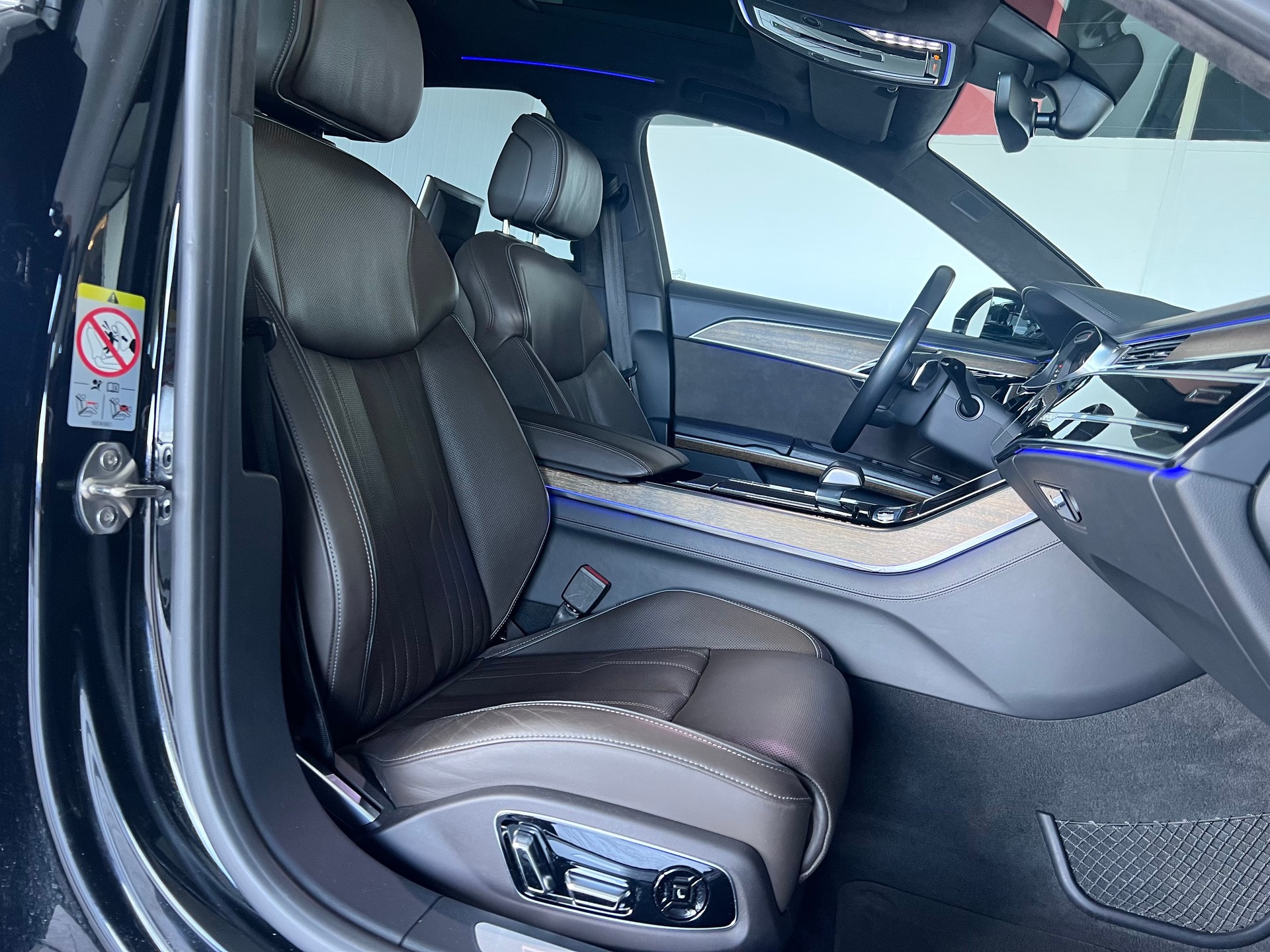 AUDI A8 50 TDI quattro tiptronic-image-17