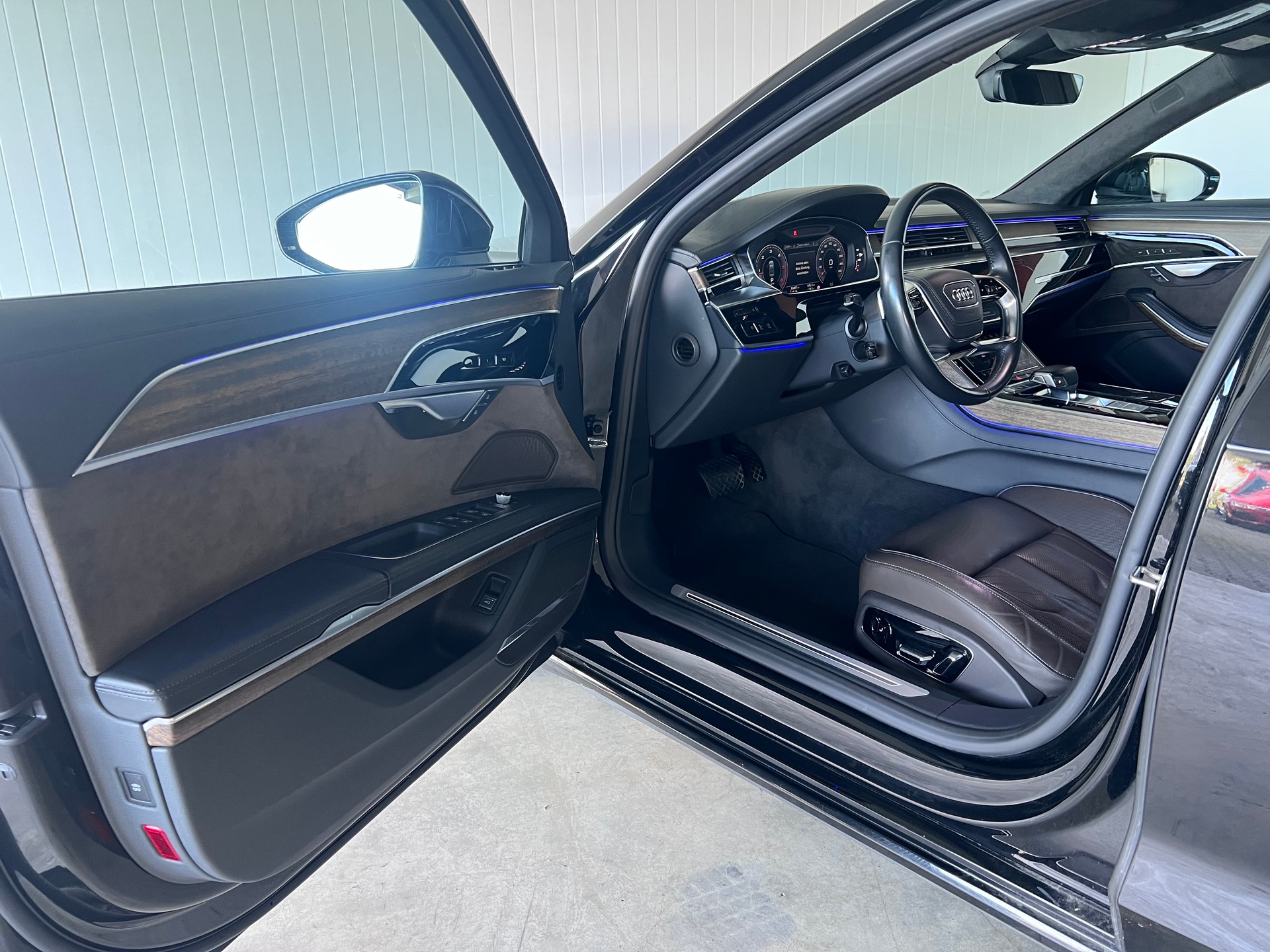 AUDI A8 50 TDI quattro tiptronic-image-9