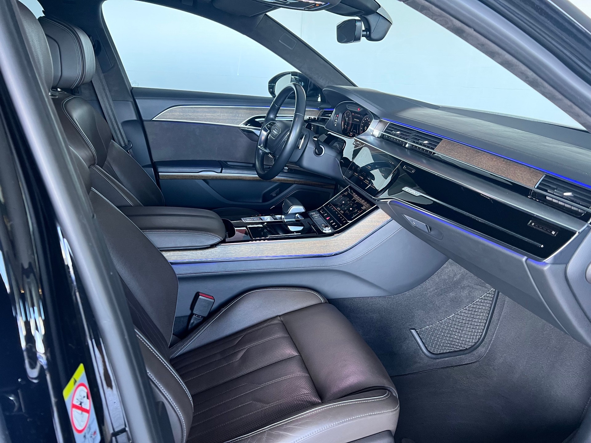 AUDI A8 50 TDI quattro tiptronic-image-16