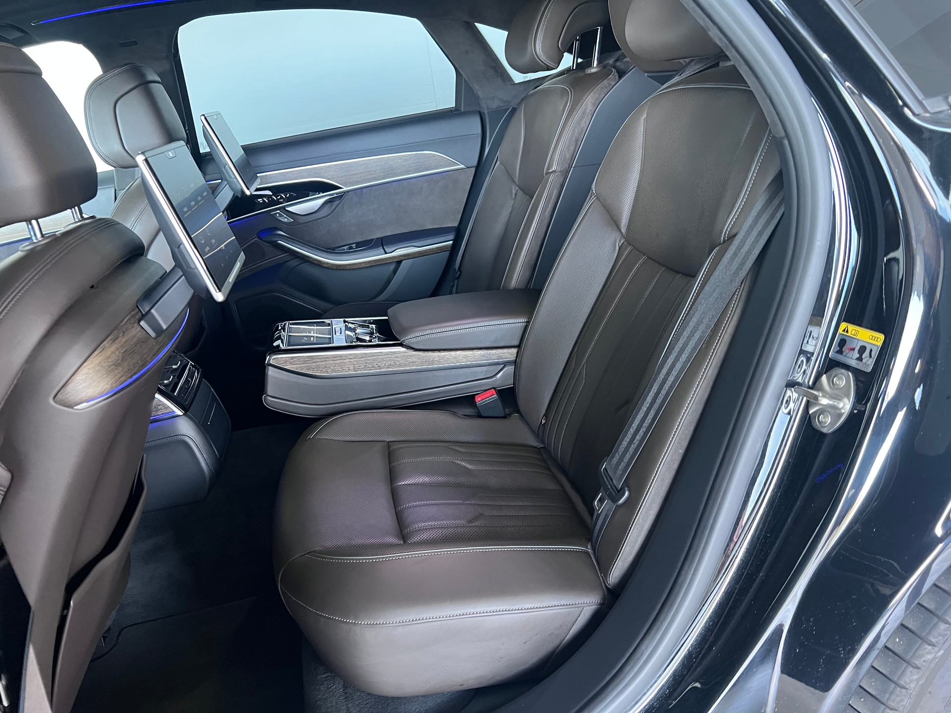 AUDI A8 50 TDI quattro tiptronic-image-14