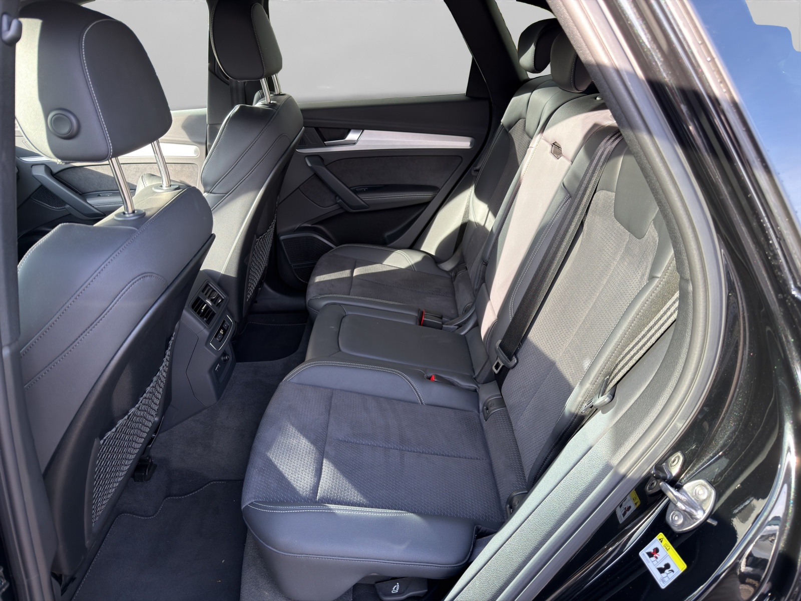 AUDI Q5 2.0 50 TFSI e S Line quattro S-Tronic-image-8