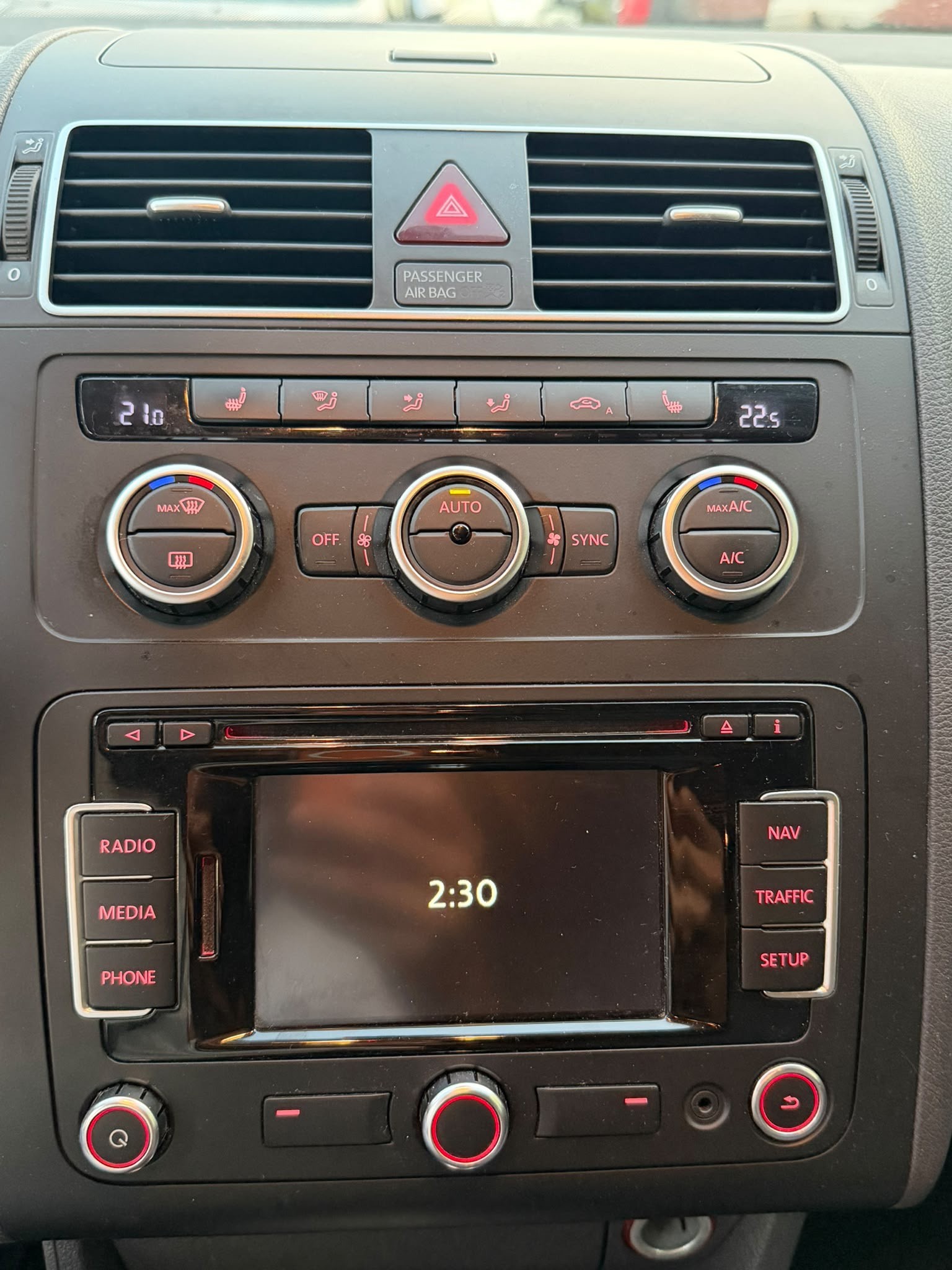 VW Touran 2.0 TDI Highline DSG-image-13