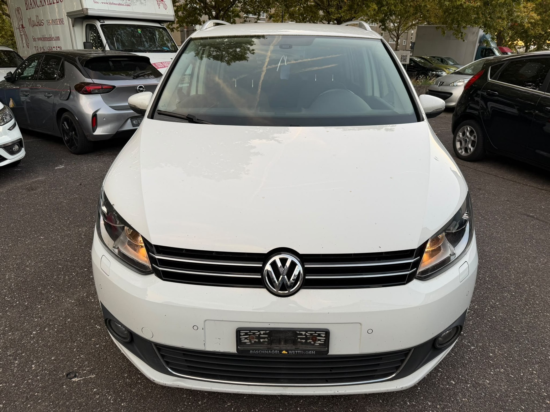 VW Touran 2.0 TDI Highline DSG-image-2