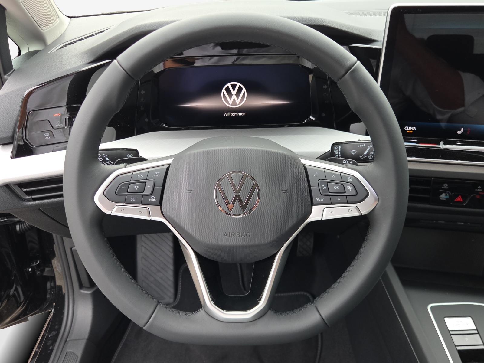 VW Golf 1.5 e TSI mHEV Value DSG-image-9