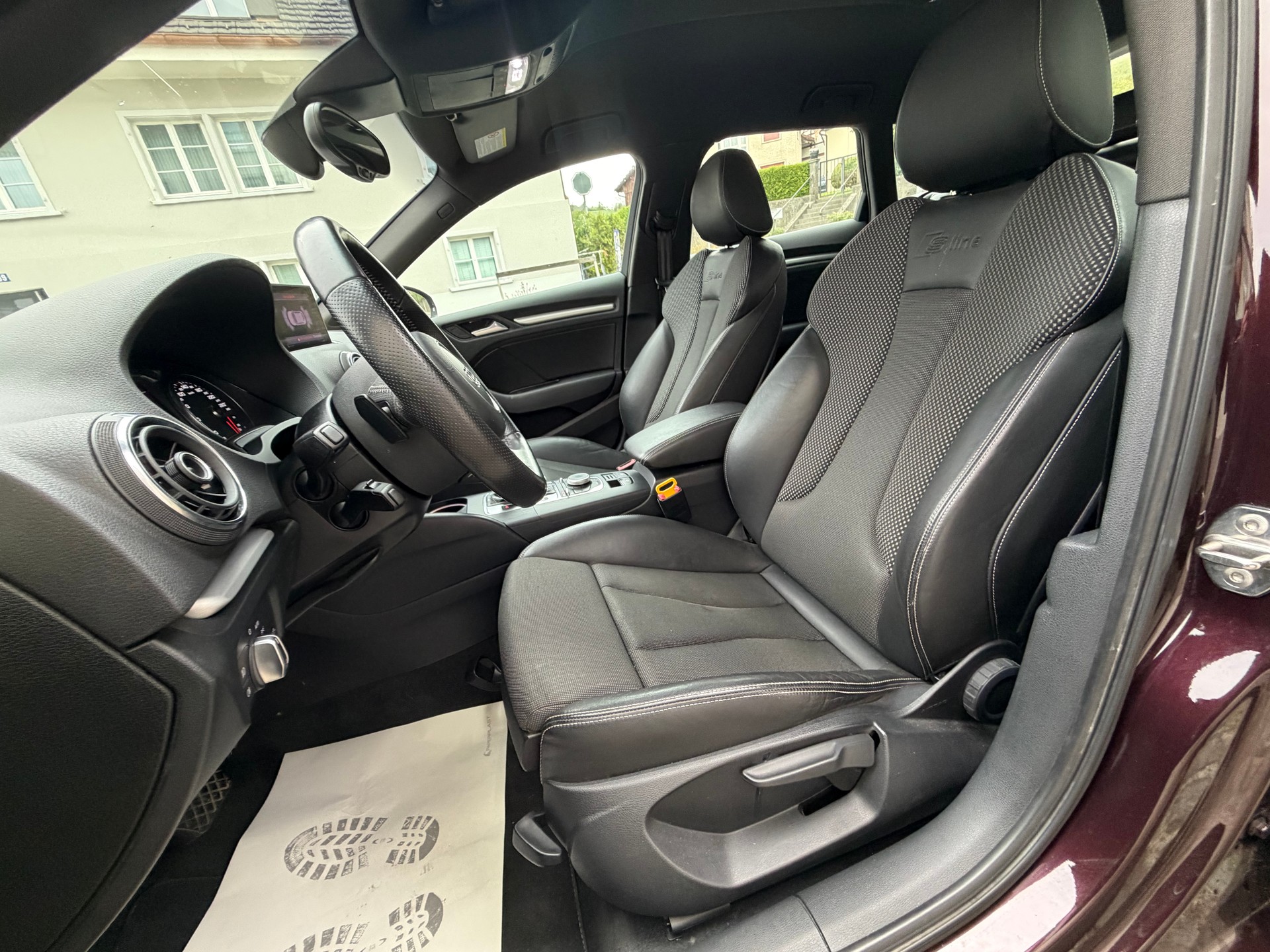 AUDI A3 Sportback 1.8 TFSI*AHK*B&O*S-Line*AUTOMAT*180PS*QUATTRO*S-troni*FRICH MFK*LED*-image-6