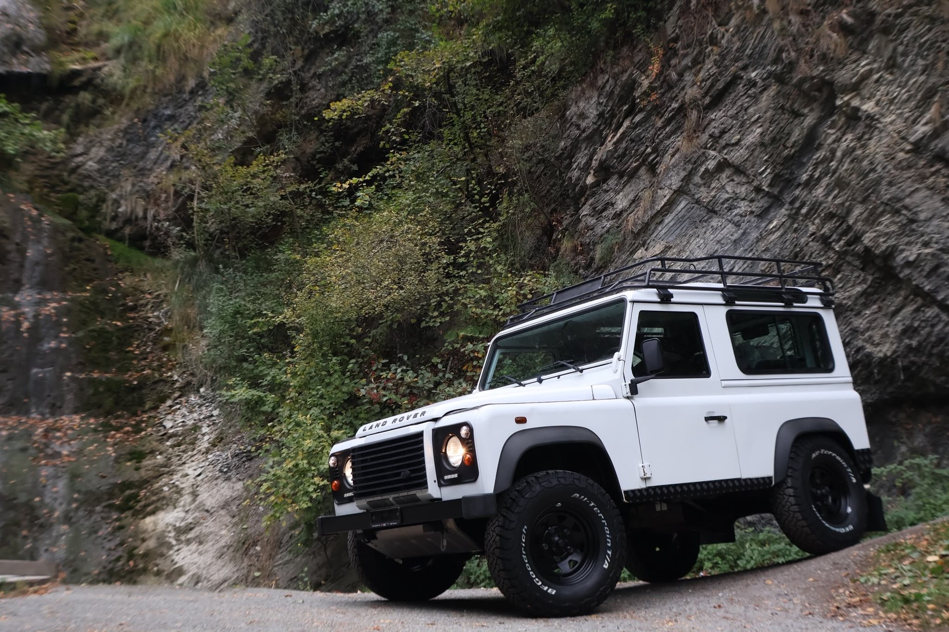 LAND ROVER Defender 90 2.2 TD4 Station Wagon