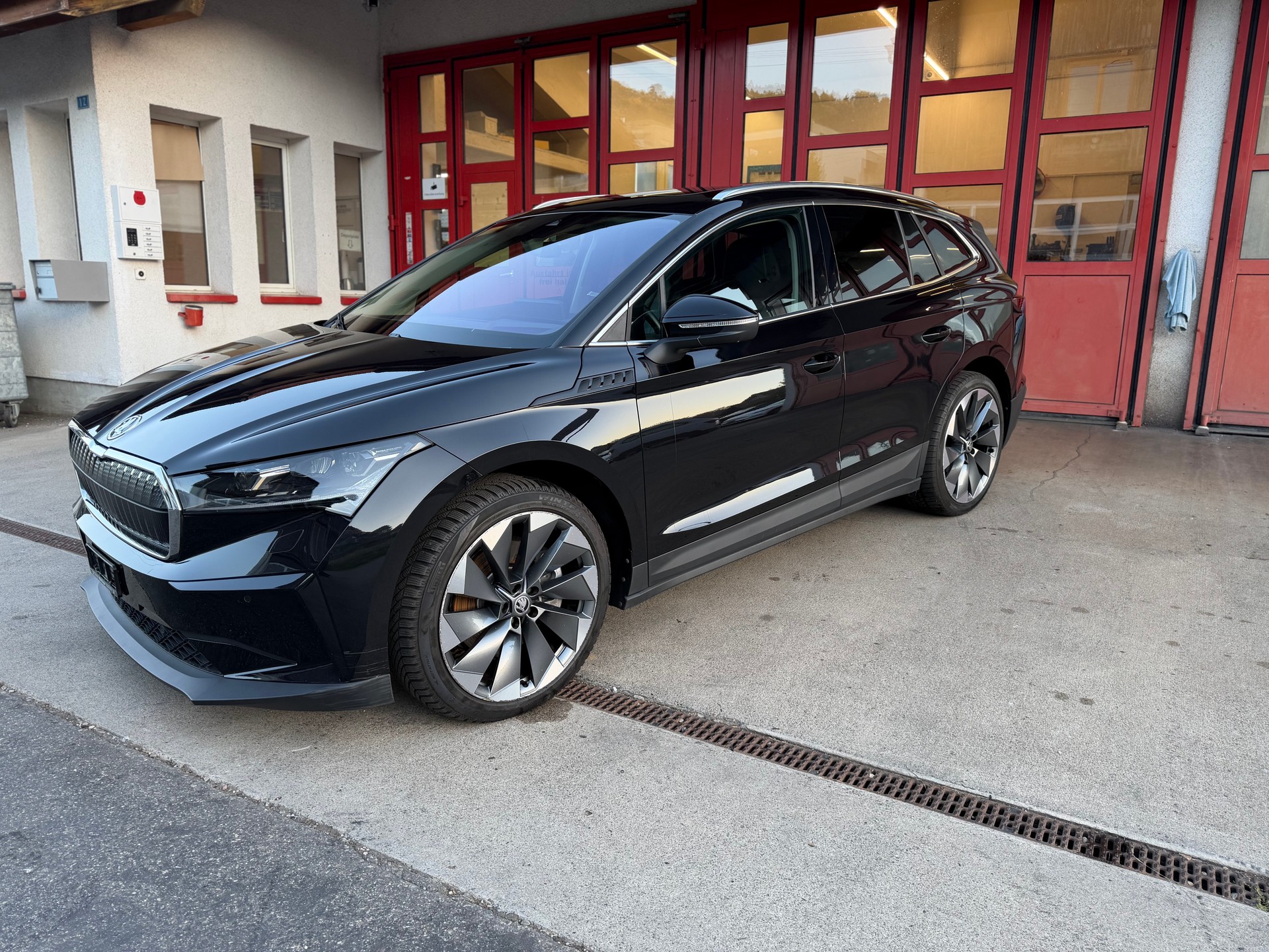 SKODA Enyaq iV 80-image-1